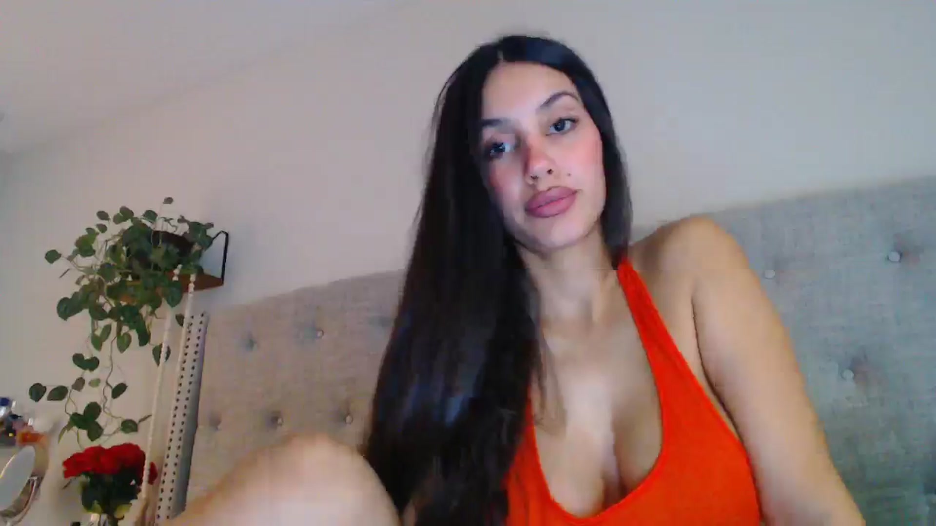 Gallery image thumbnail from SofiDiamond_'s myfreecams stream on, 12/18/2024, 18:13 image 15 of 20
