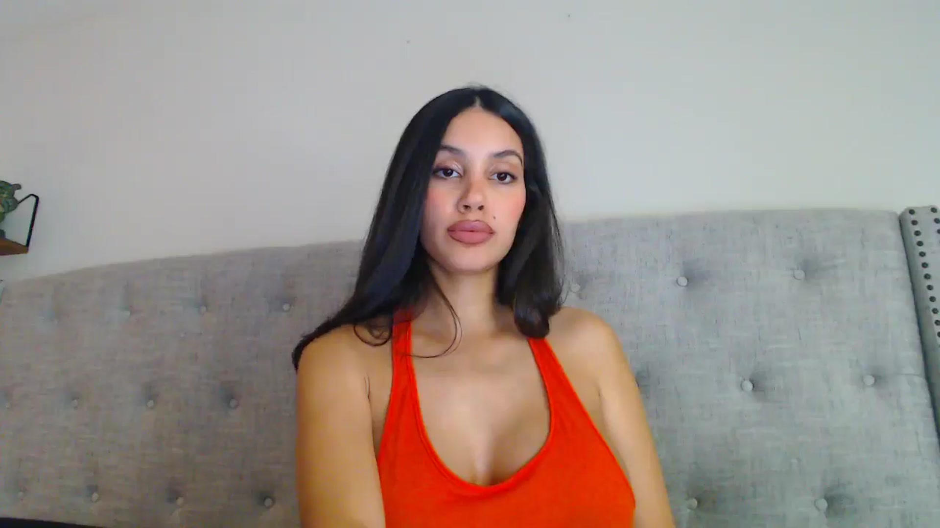 Gallery image thumbnail from SofiDiamond_'s myfreecams stream on, 12/18/2024, 19:22 image 11 of 20