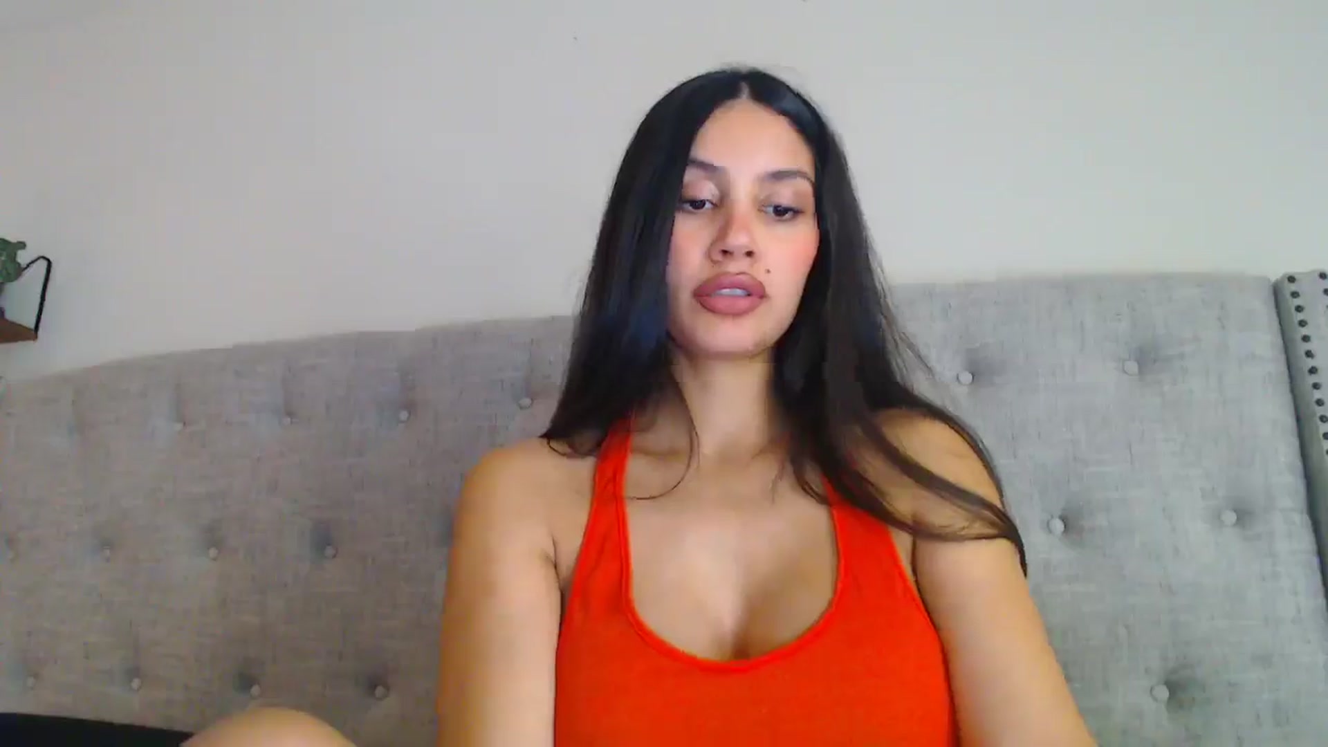 Gallery image thumbnail from SofiDiamond_'s myfreecams stream on, 12/18/2024, 19:22 image 14 of 20