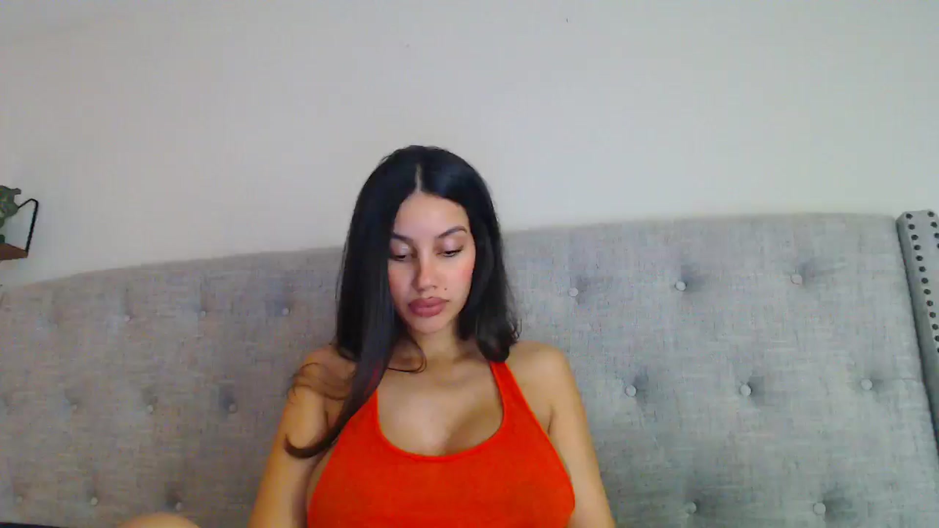 Gallery image thumbnail from SofiDiamond_'s myfreecams stream on, 12/18/2024, 19:22 image 10 of 20