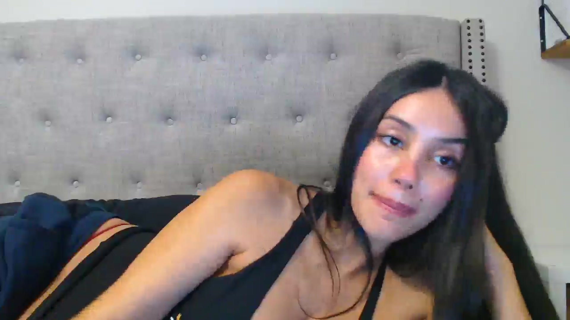 Gallery image thumbnail from SofiDiamond_'s myfreecams stream on, 01/02/2025, 23:10 image 20 of 20