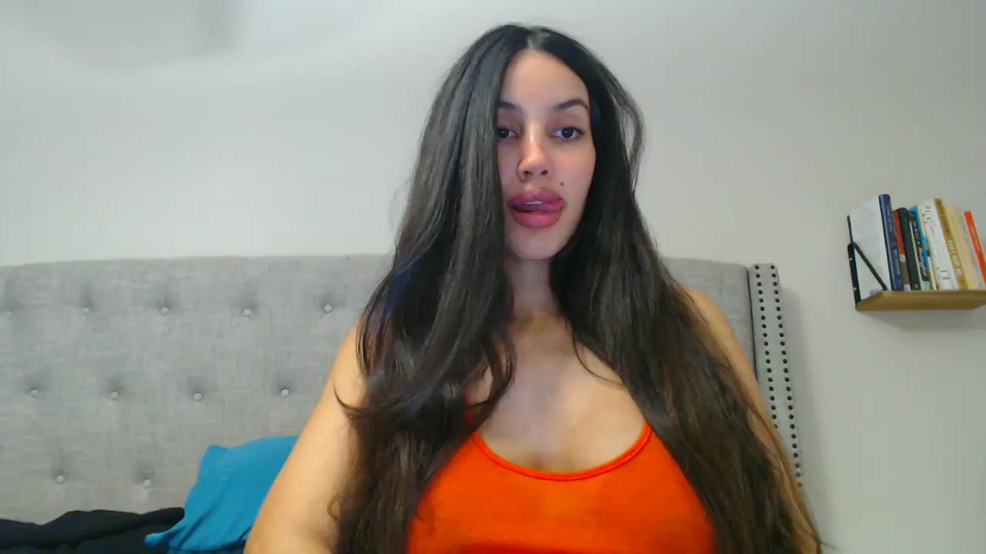 Gallery image thumbnail from SofiDiamond_'s myfreecams stream on, 01/16/2025, 20:03 image 3 of 20