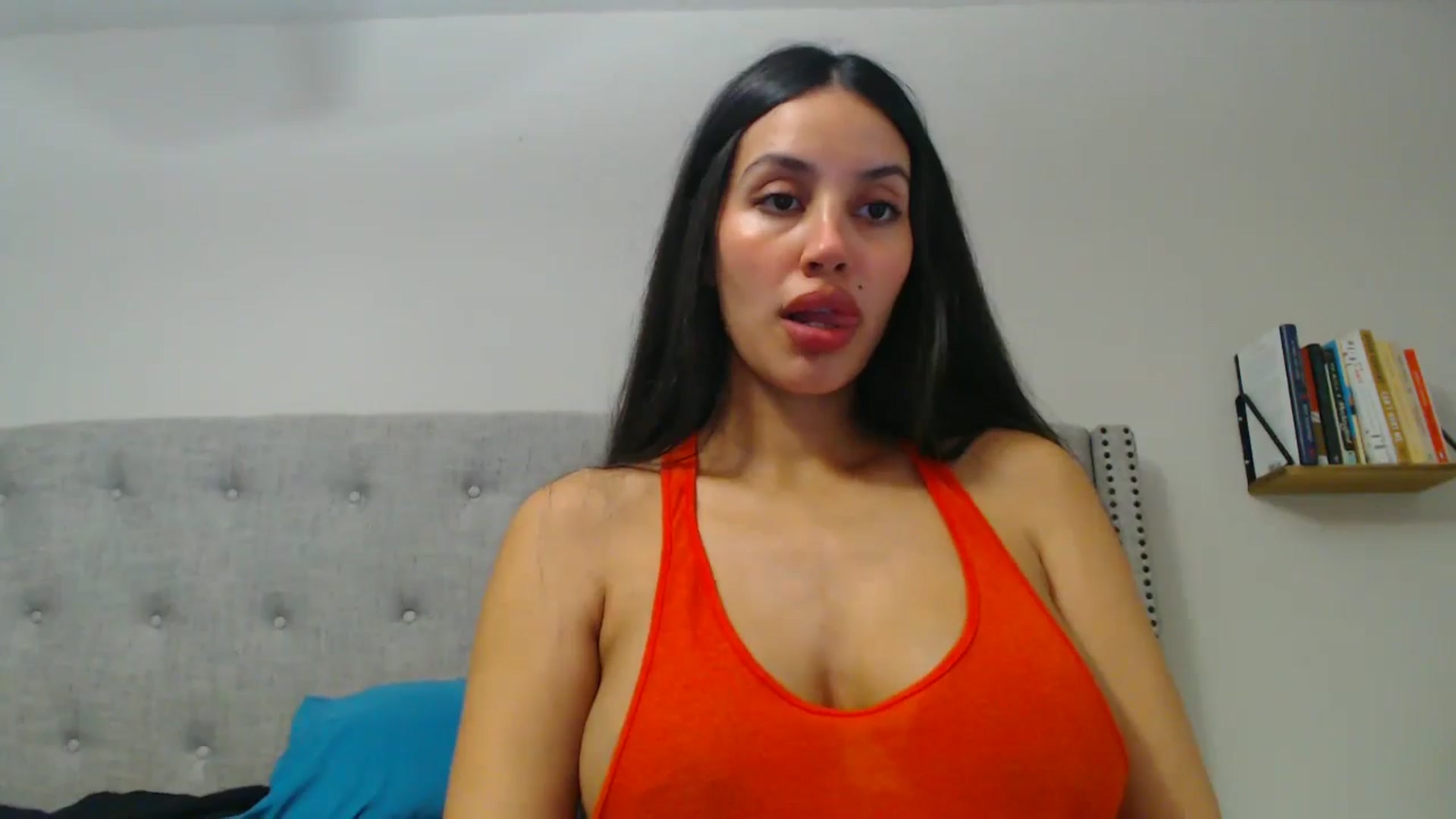 Gallery image thumbnail from SofiDiamond_'s myfreecams stream on, 01/16/2025, 20:03 image 12 of 20