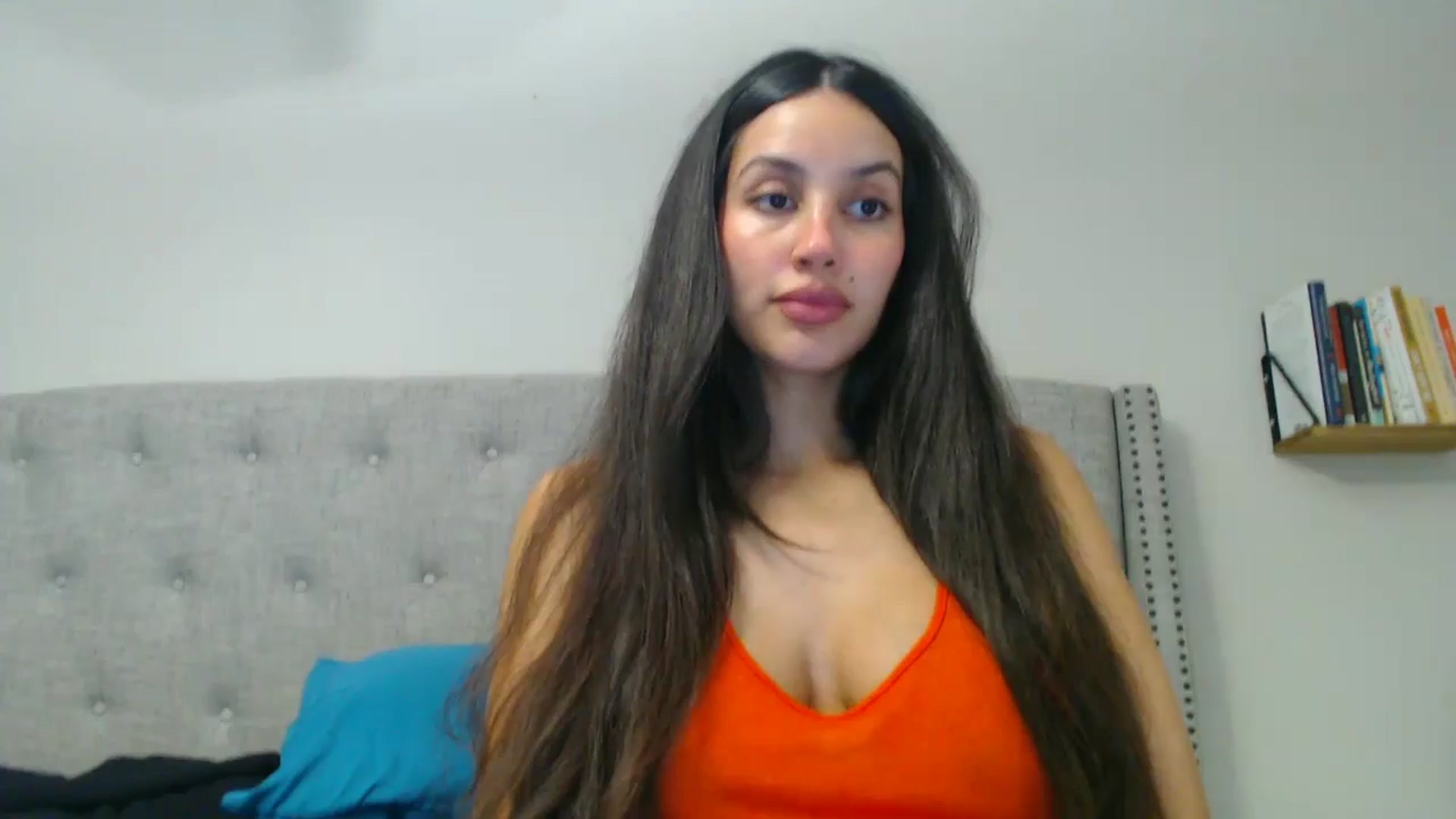 Gallery image thumbnail from SofiDiamond_'s myfreecams stream on, 01/16/2025, 20:03 image 4 of 20