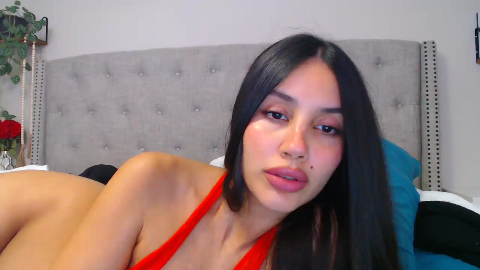 Gallery image thumbnail from SofiDiamond_'s myfreecams stream on, 01/16/2025, 20:53 image 18 of 20