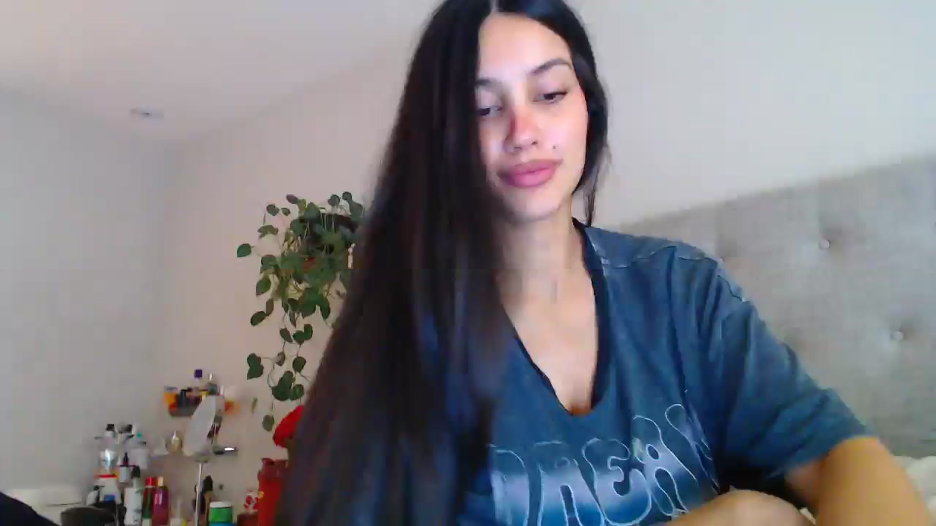 Gallery image thumbnail from SofiDiamond_'s myfreecams stream on, 01/28/2025, 19:34 image 6 of 20