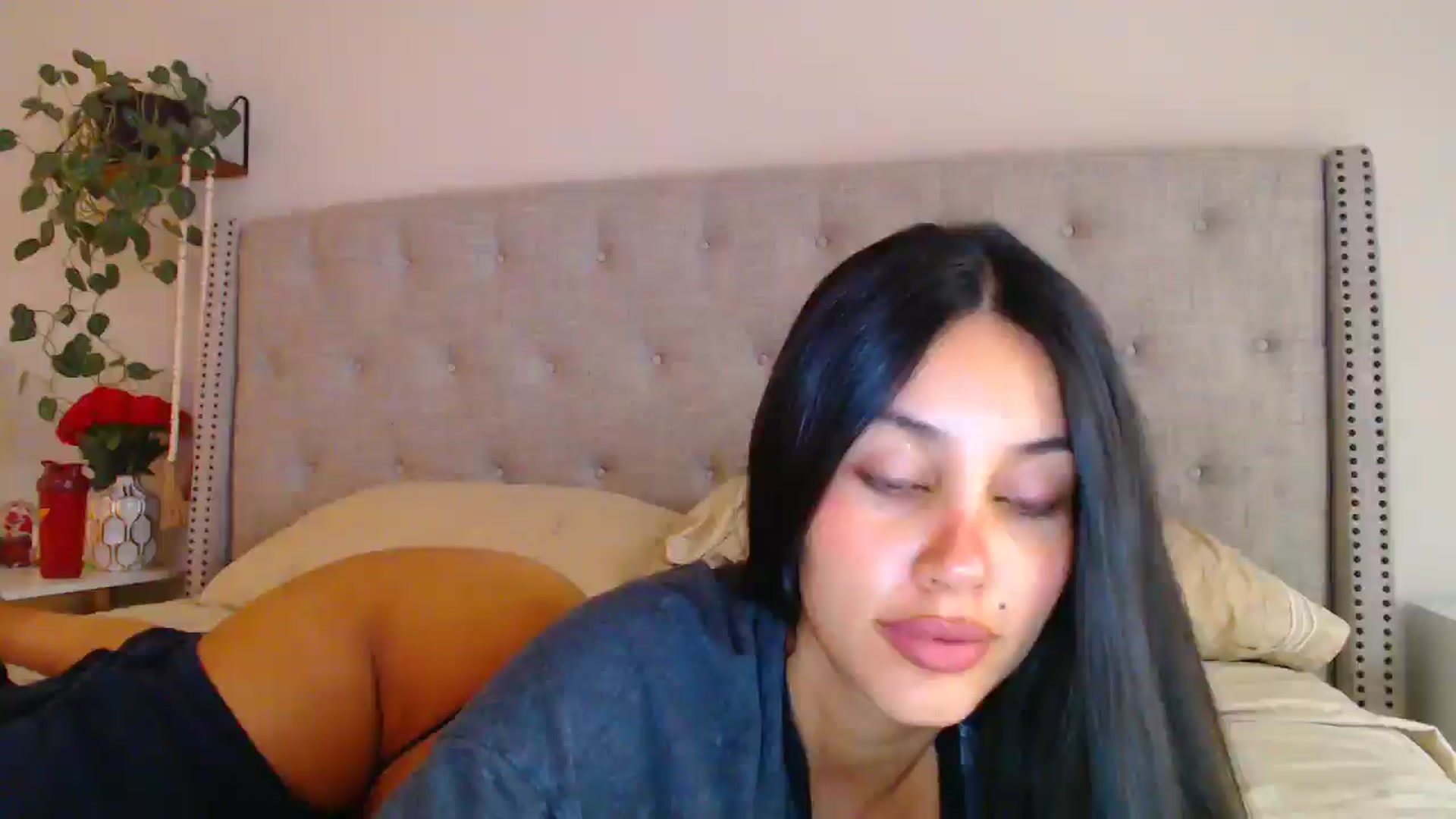 Gallery image thumbnail from SofiDiamond_'s myfreecams stream on, 01/28/2025, 19:34 image 1 of 20