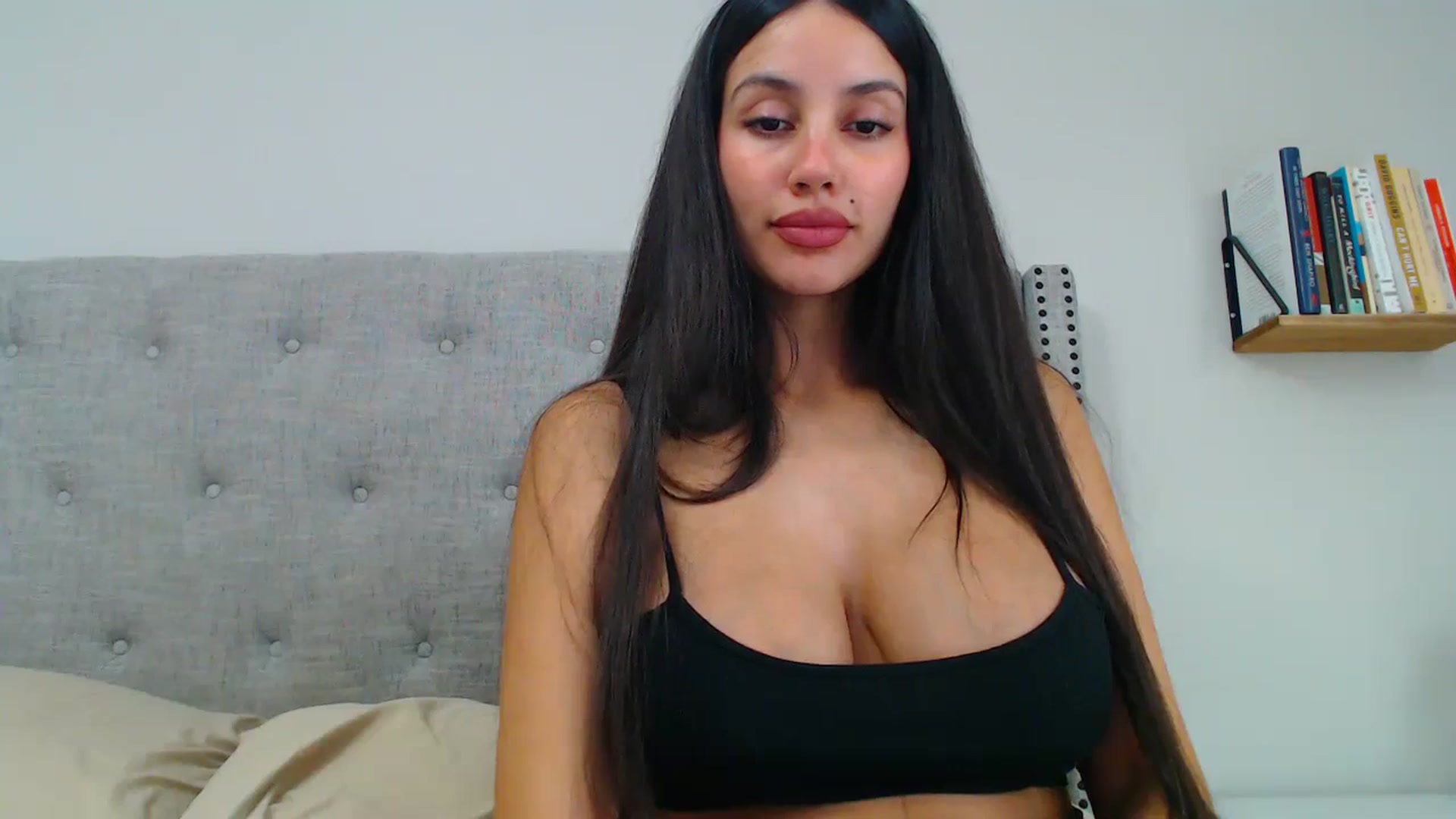 Gallery image thumbnail from SofiDiamond_'s myfreecams stream on, 01/28/2025, 22:21 image 7 of 20