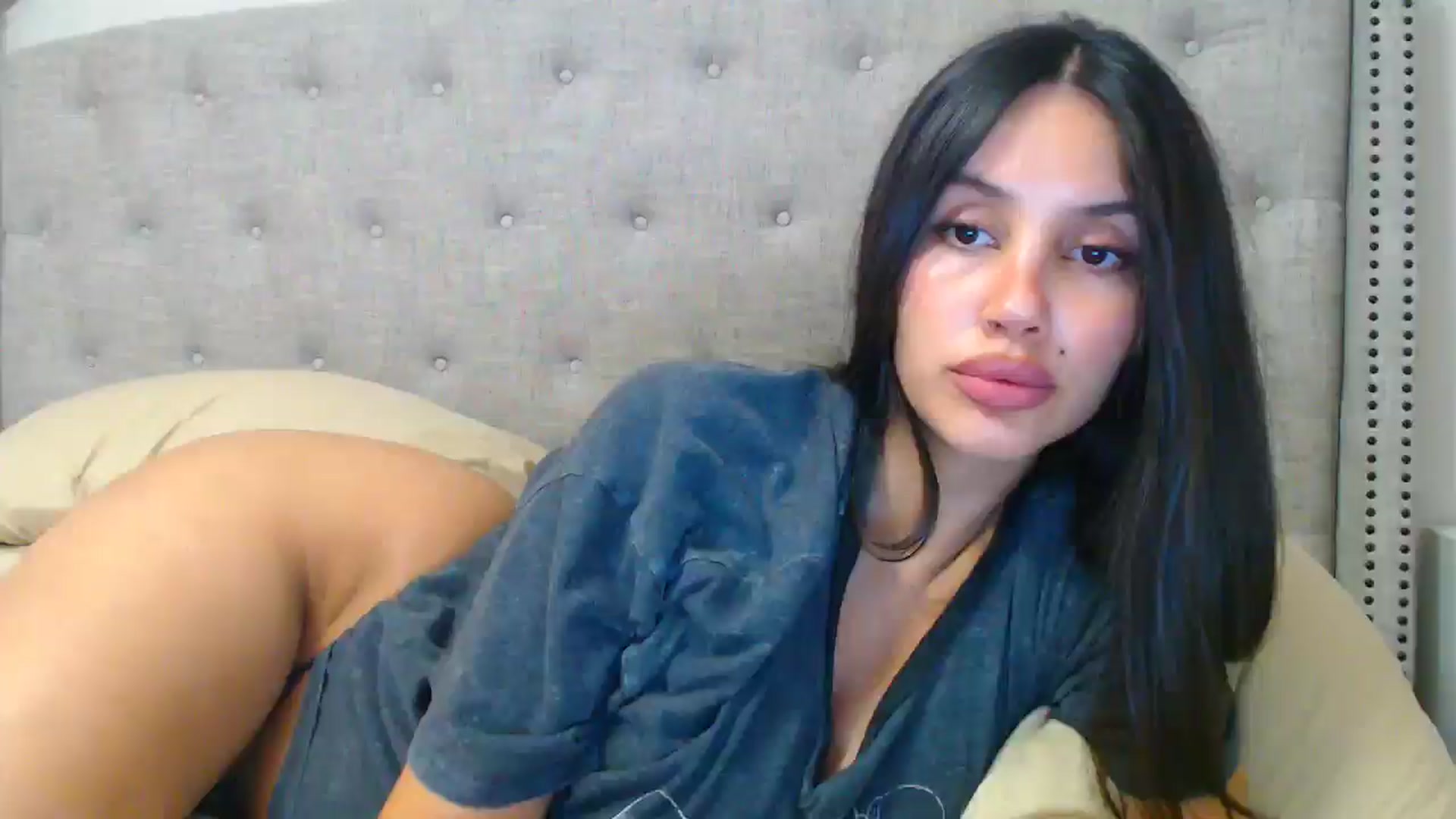 Gallery image thumbnail from SofiDiamond_'s myfreecams stream on, 01/28/2025, 23:44 image 17 of 20