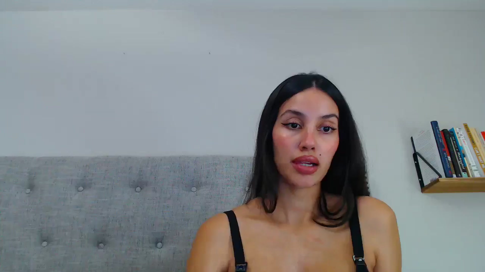 Gallery image thumbnail from SofiDiamond_'s myfreecams stream on, 02/13/2025, 19:36 image 10 of 20