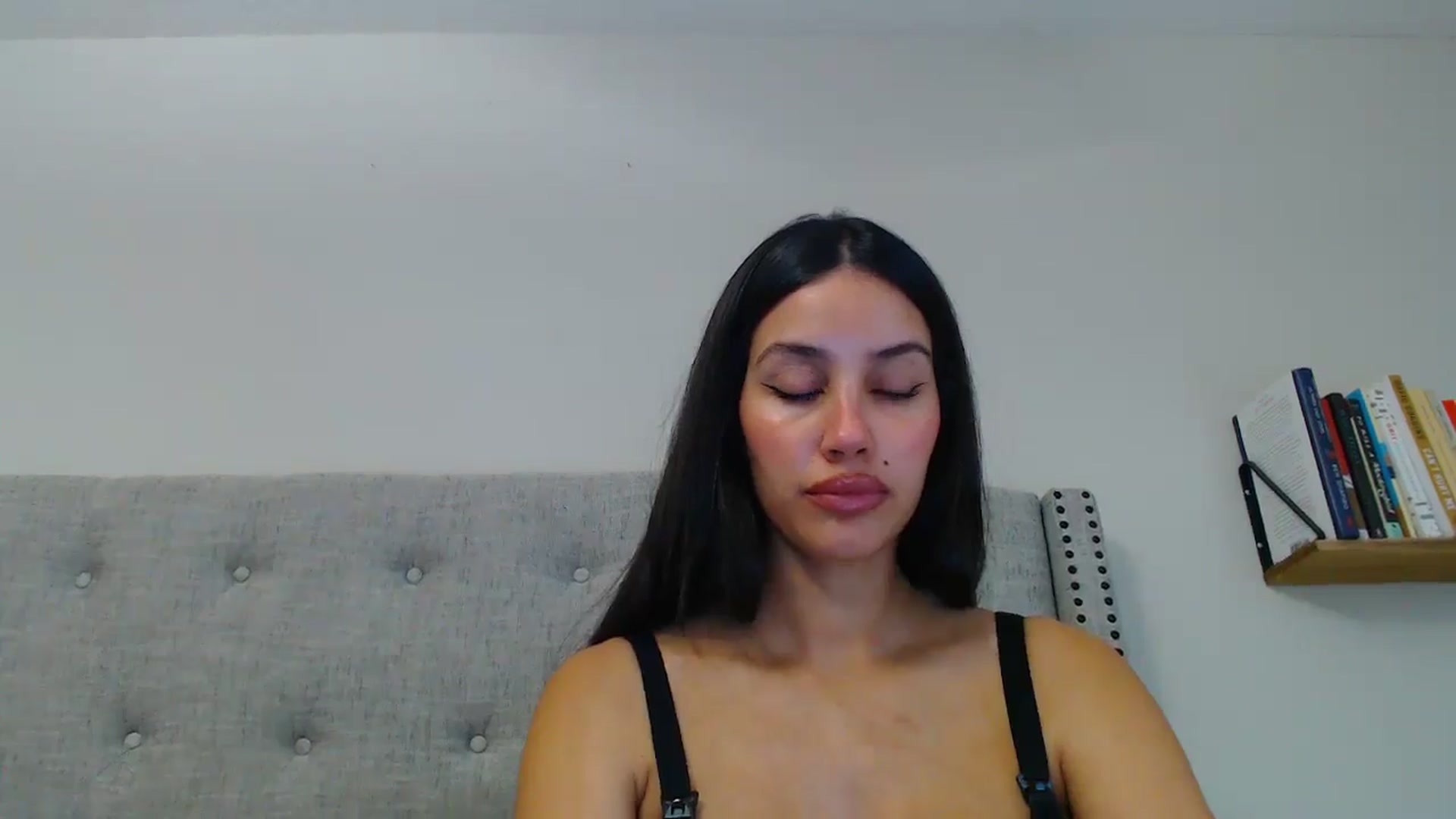 Gallery image thumbnail from SofiDiamond_'s myfreecams stream on, 02/13/2025, 19:36 image 4 of 20