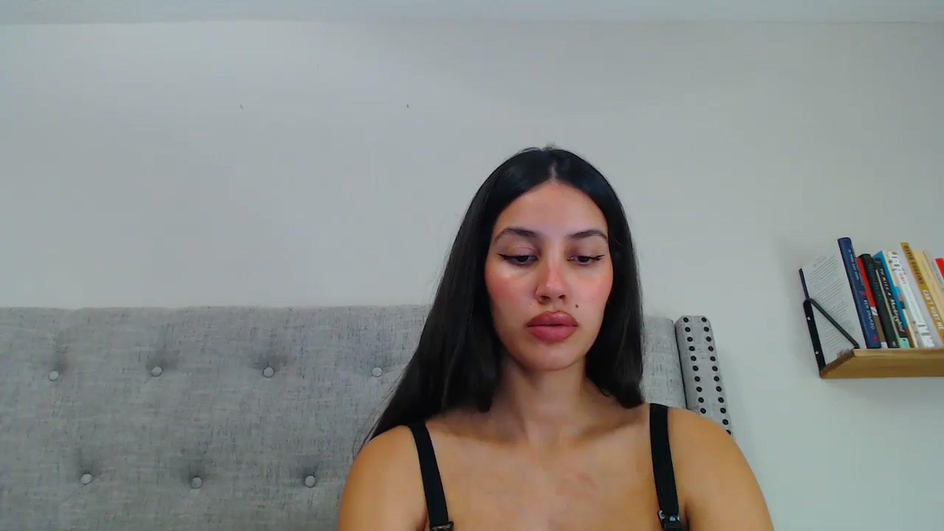 Gallery image thumbnail from SofiDiamond_'s myfreecams stream on, 02/13/2025, 19:36 image 6 of 20