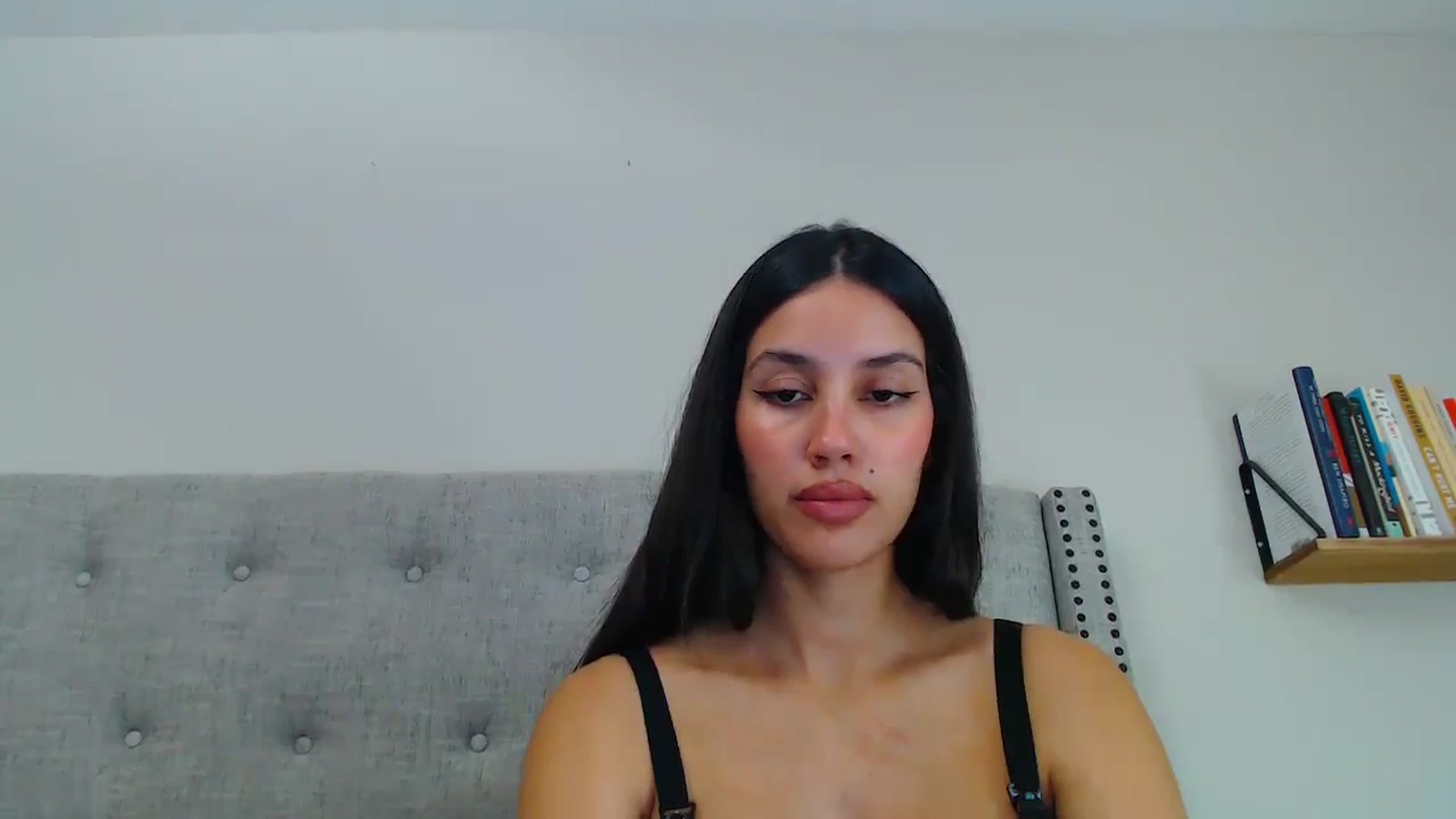 Gallery image thumbnail from SofiDiamond_'s myfreecams stream on, 02/13/2025, 19:36 image 5 of 20