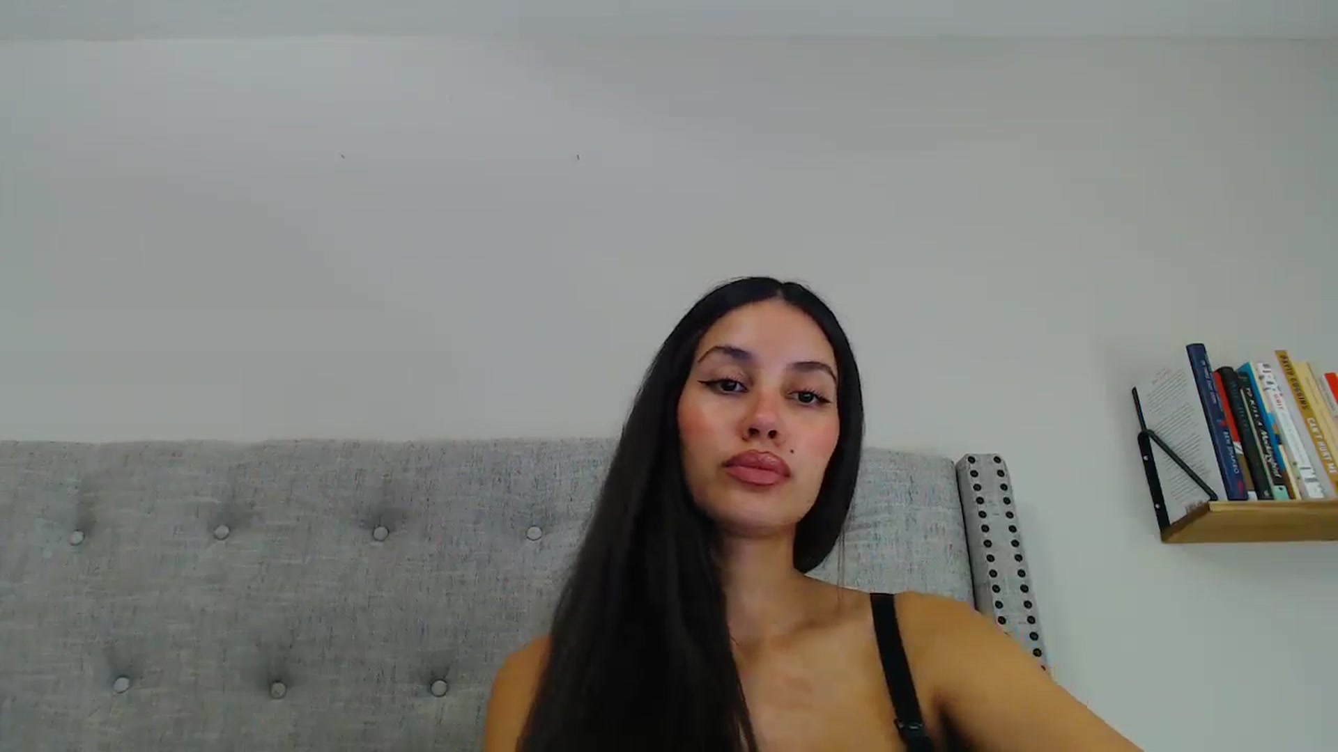 Gallery image thumbnail from SofiDiamond_'s myfreecams stream on, 02/13/2025, 19:36 image 19 of 20