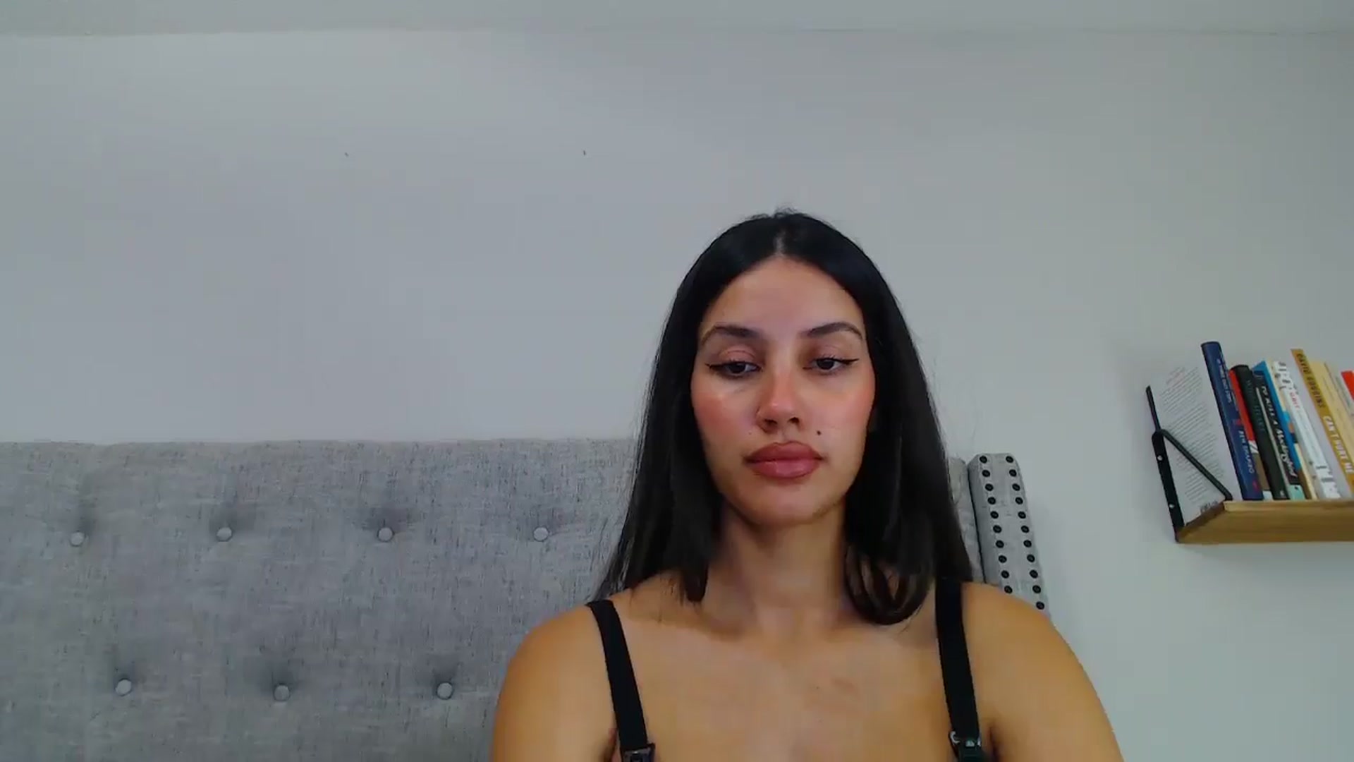 Gallery image thumbnail from SofiDiamond_'s myfreecams stream on, 02/13/2025, 19:36 image 8 of 20