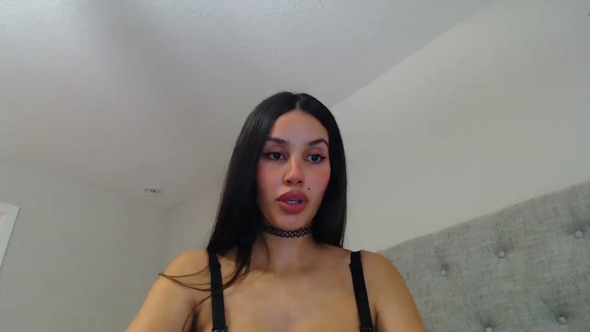 Gallery image thumbnail from SofiDiamond_'s myfreecams stream on, 02/14/2025, 19:39 image 18 of 20