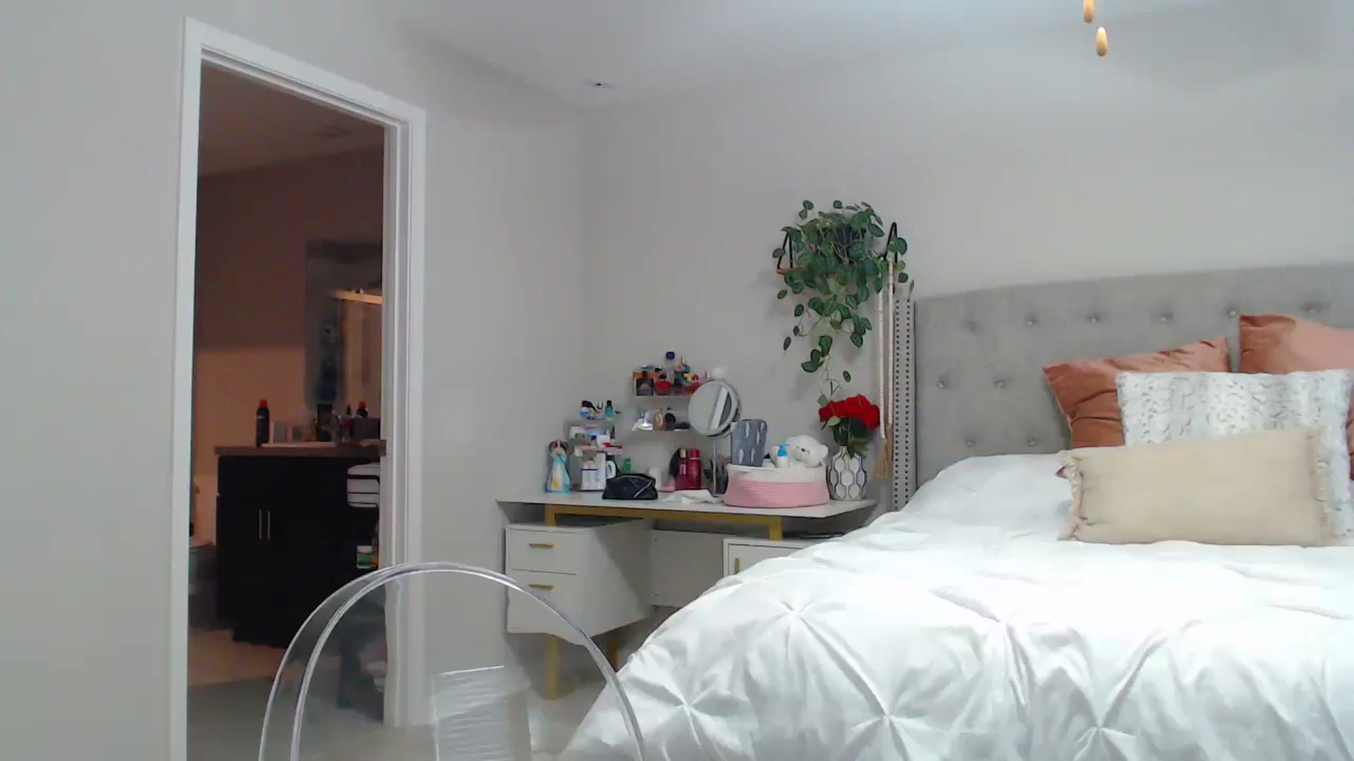 Gallery image thumbnail from SofiDiamond_'s myfreecams stream on, 03/20/2025, 23:06 image 12 of 20