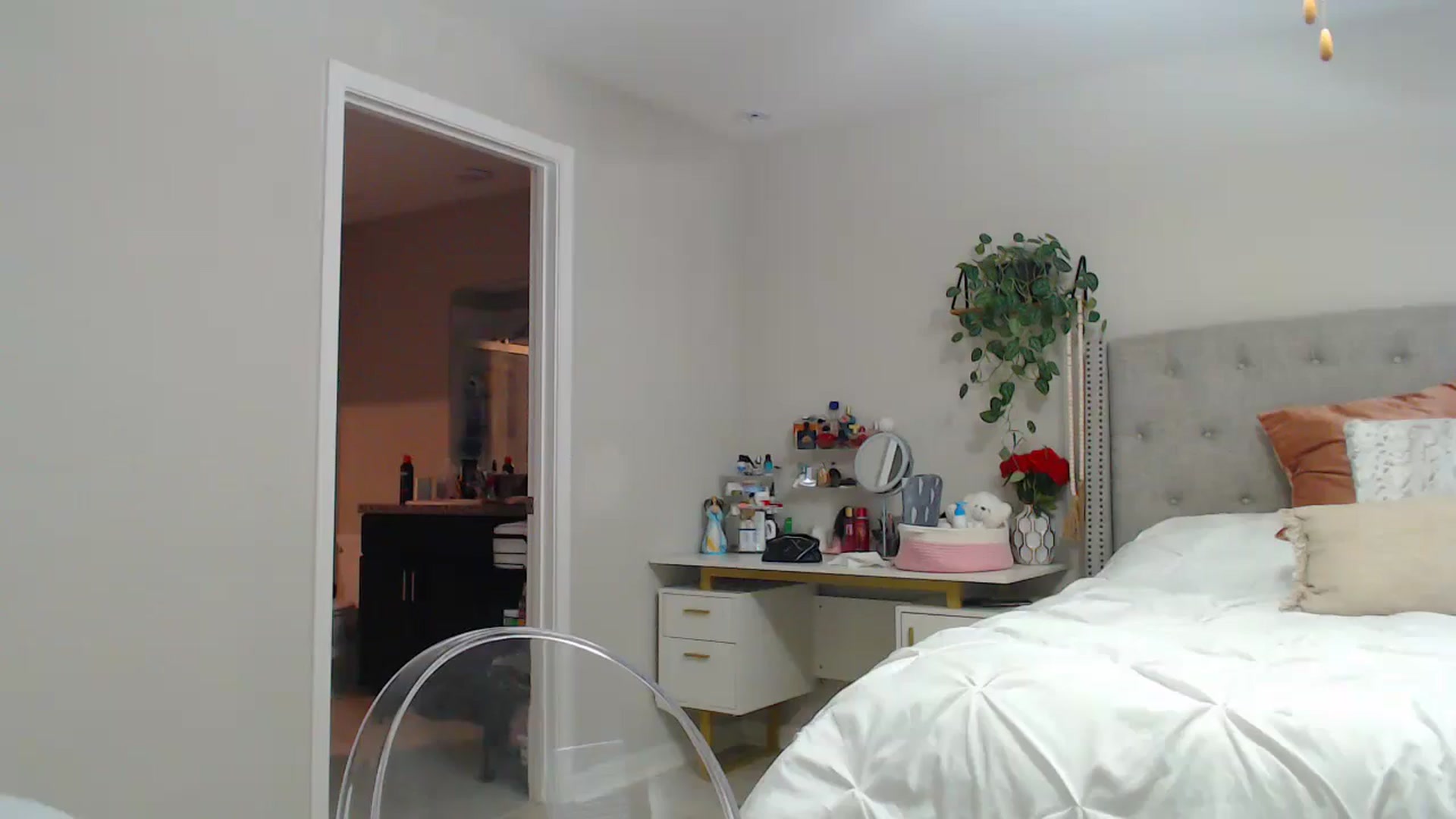 Gallery image thumbnail from SofiDiamond_'s myfreecams stream on, 03/20/2025, 23:06 image 4 of 20