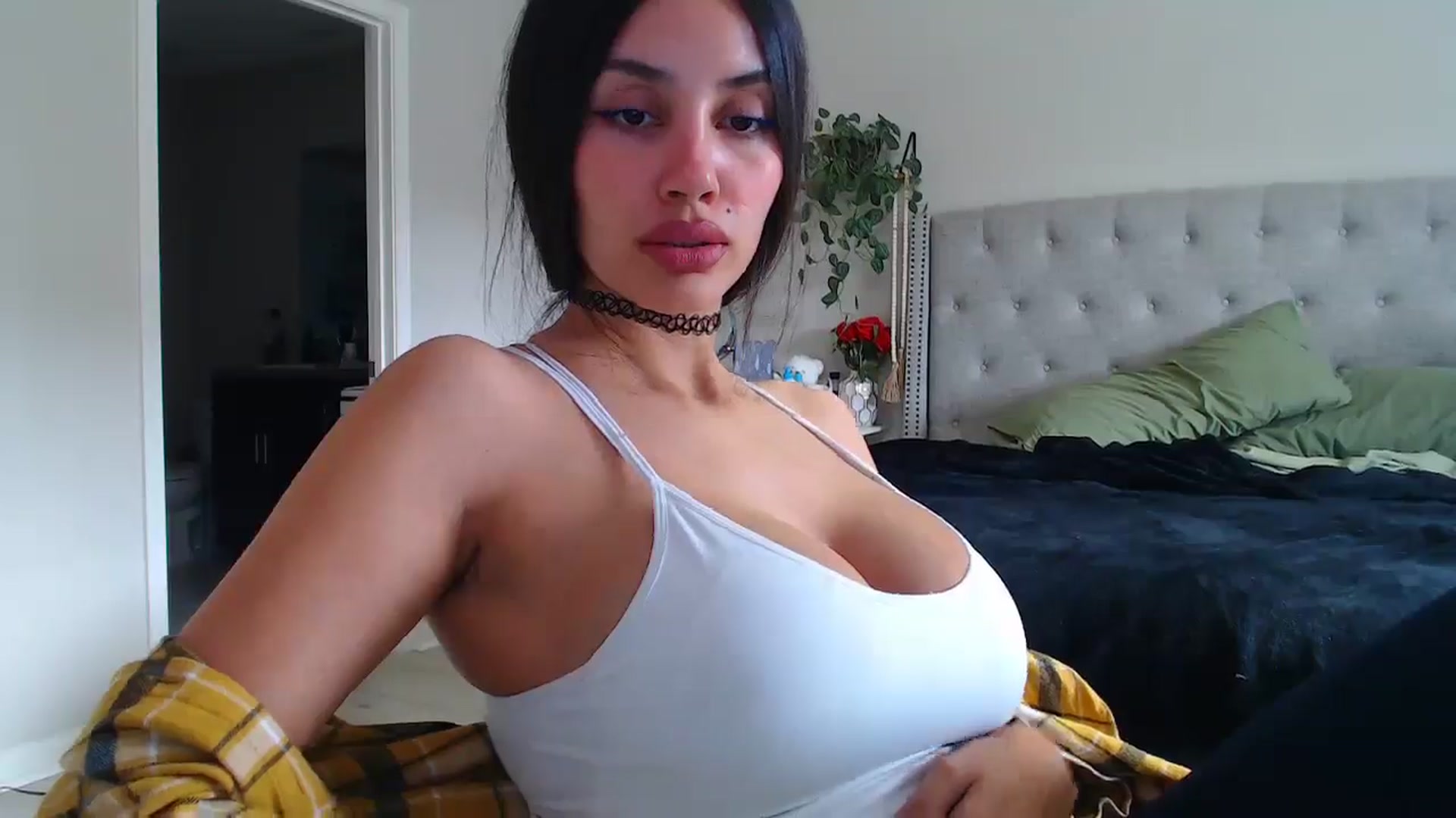 Gallery image thumbnail from SofiDiamond_'s myfreecams stream on, 03/29/2025, 21:57 image 8 of 20