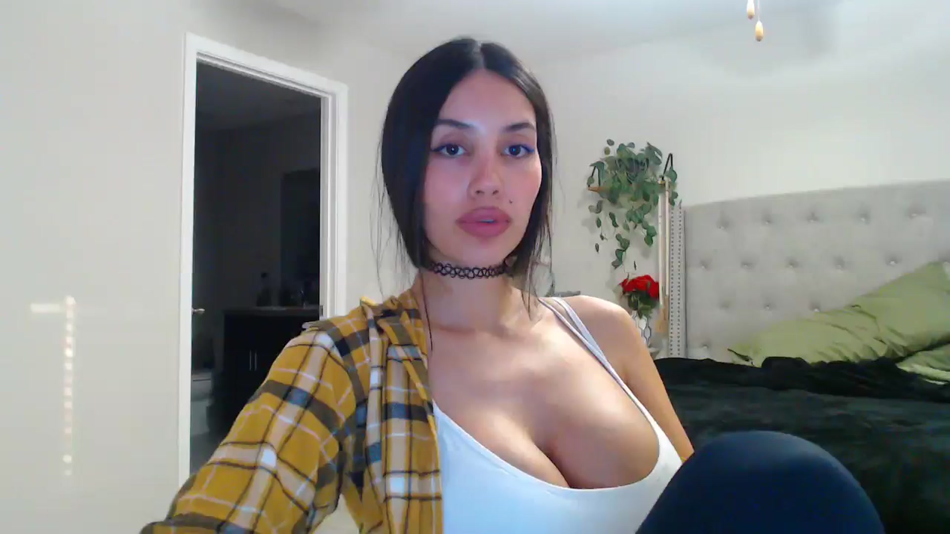 Gallery image thumbnail from SofiDiamond_'s myfreecams stream on, 03/29/2025, 23:33 image 1 of 20