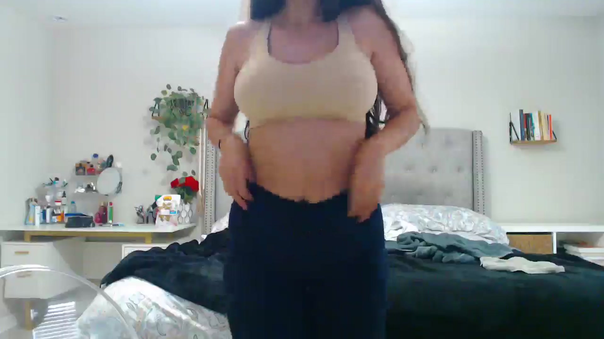 Gallery image thumbnail from SofiDiamond_'s myfreecams stream on, 04/09/2025, 23:21 image 17 of 20