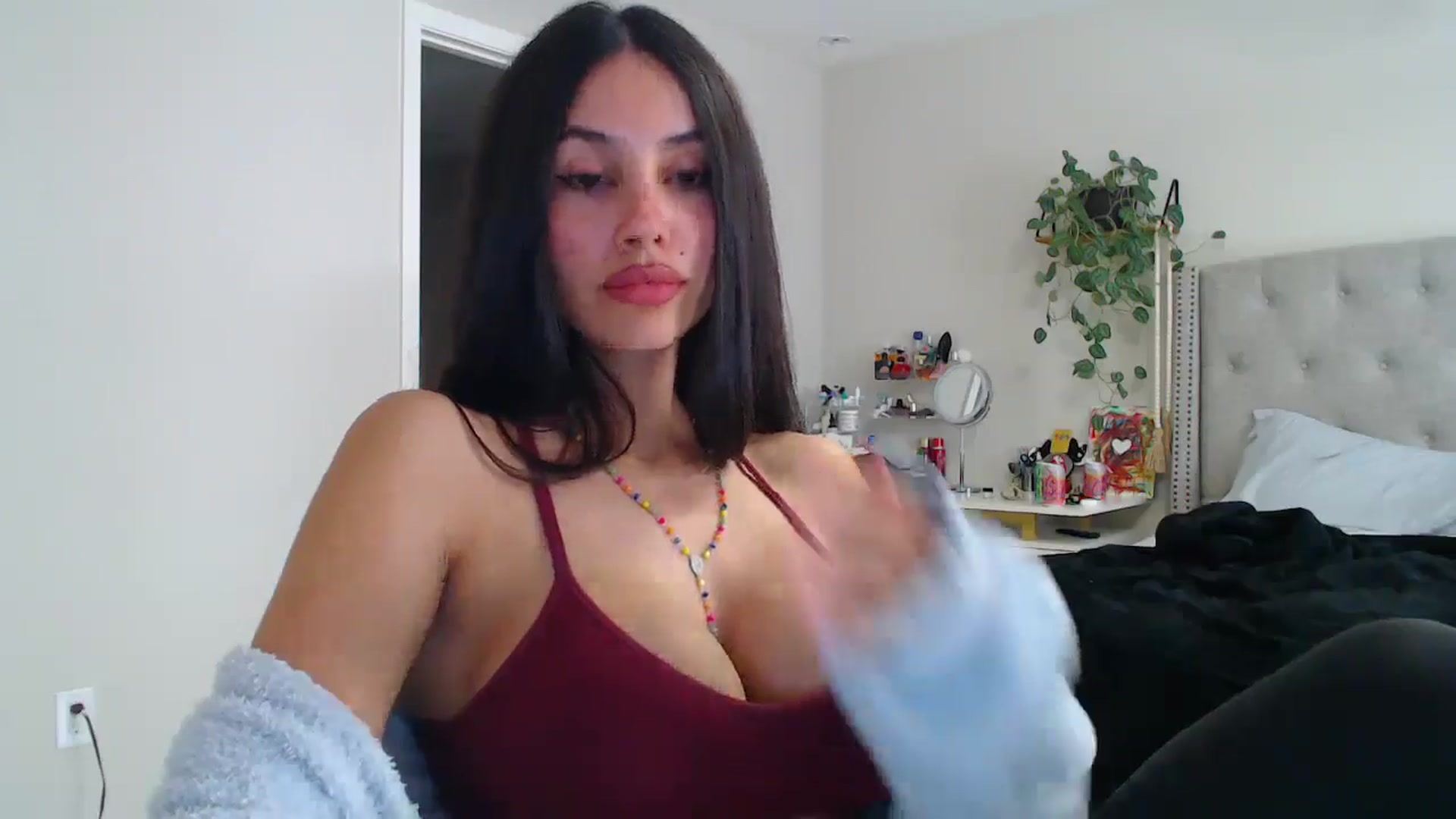 Gallery image thumbnail from SofiDiamond_'s myfreecams stream on, 04/19/2025, 21:49 image 19 of 20