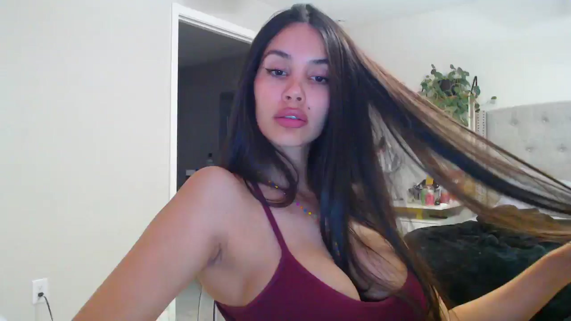 Gallery image thumbnail from SofiDiamond_'s myfreecams stream on, 04/20/2025, 03:30 image 1 of 20