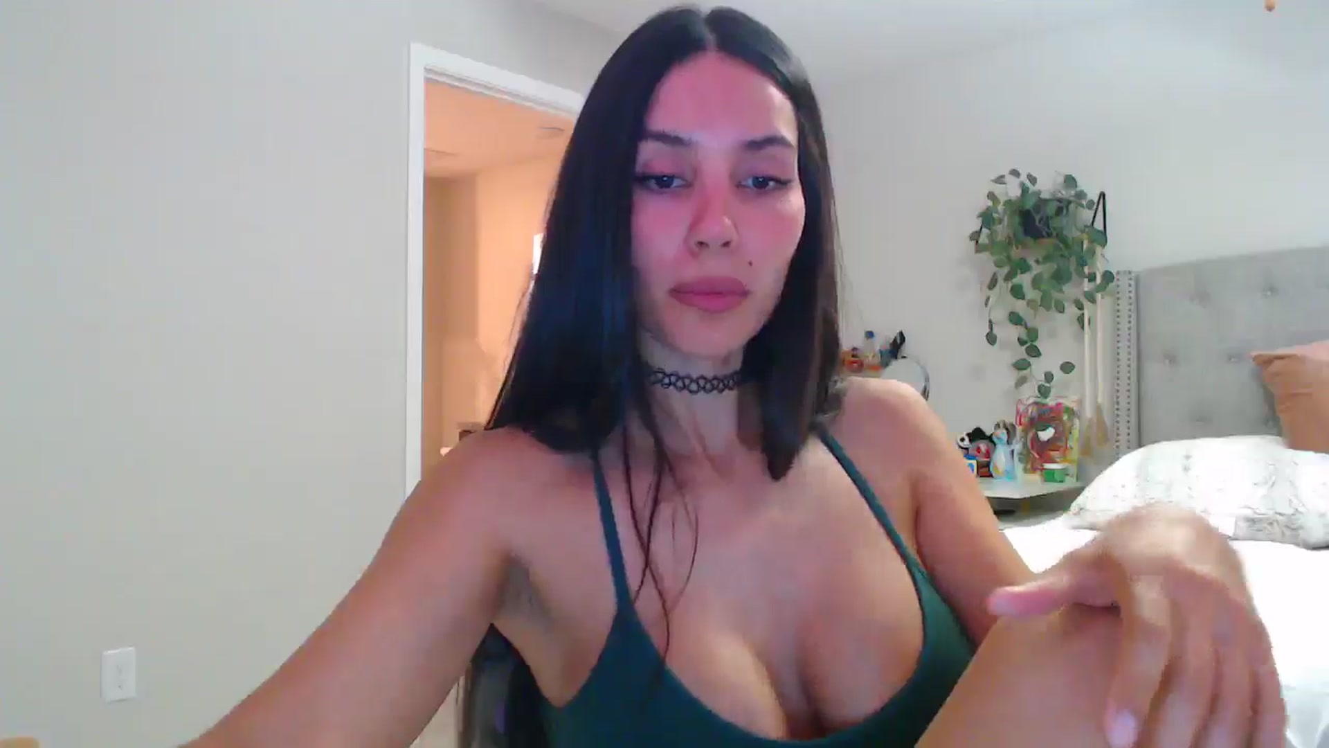 Gallery image thumbnail from SofiDiamond_'s myfreecams stream on, 05/16/2025, 01:30 image 18 of 20