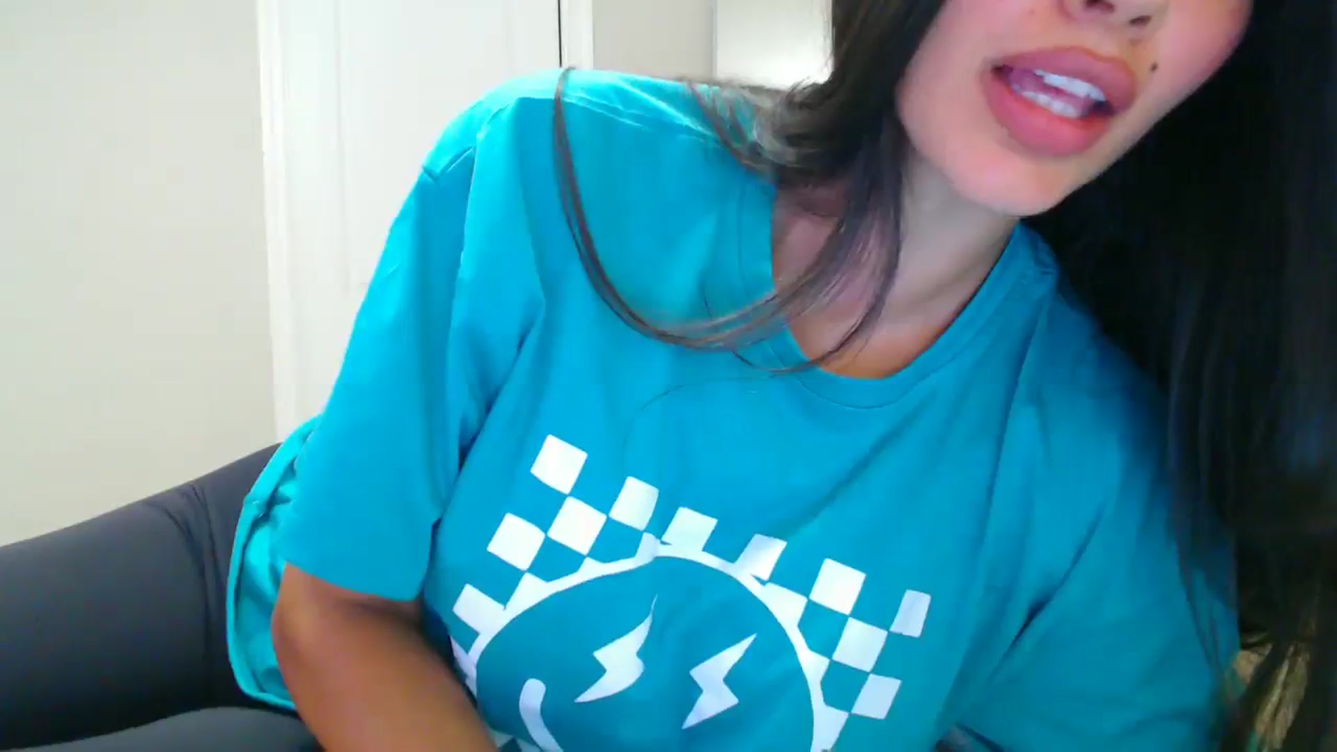 Gallery image thumbnail from SofiDiamond_'s myfreecams stream on, 05/31/2025, 23:53 image 16 of 20