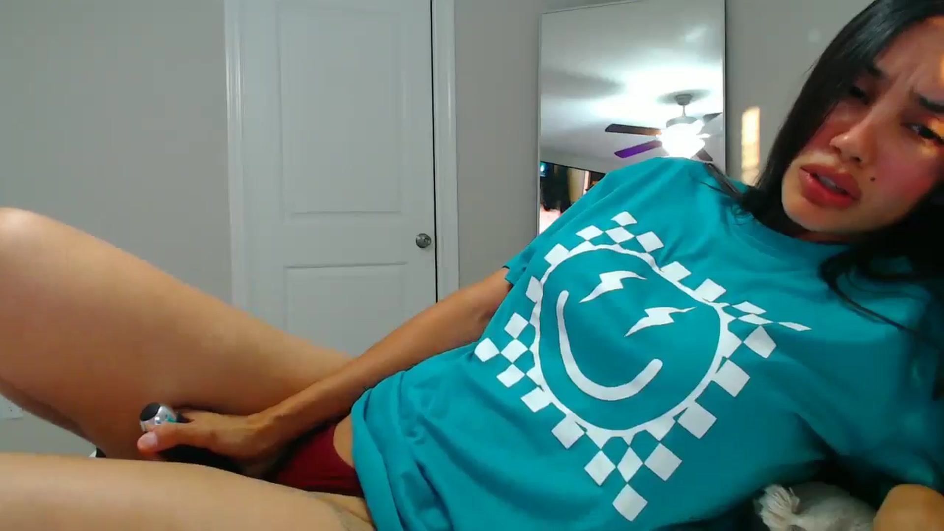 Gallery image thumbnail from SofiDiamond_'s myfreecams stream on, 05/31/2025, 23:53 image 14 of 20