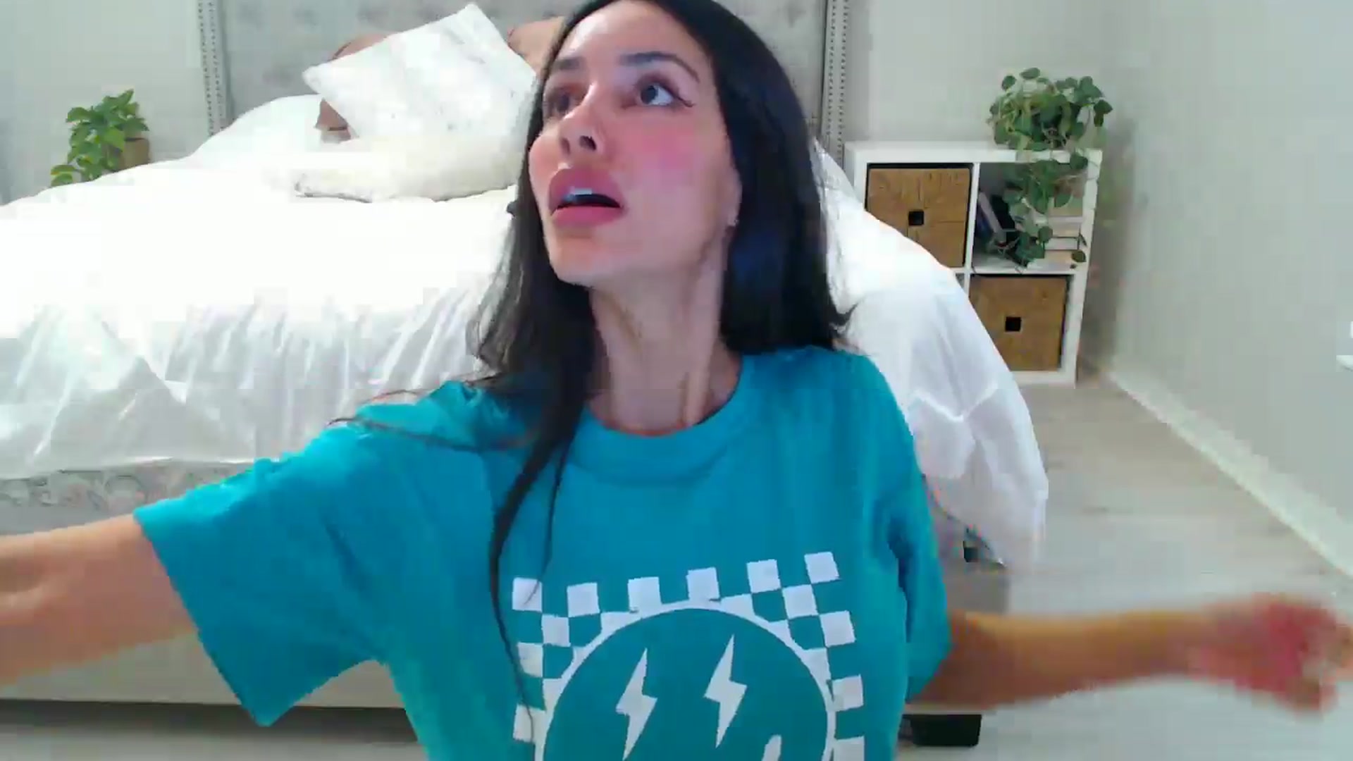 Gallery image thumbnail from SofiDiamond_'s myfreecams stream on, 06/01/2025, 24:07 image 13 of 20