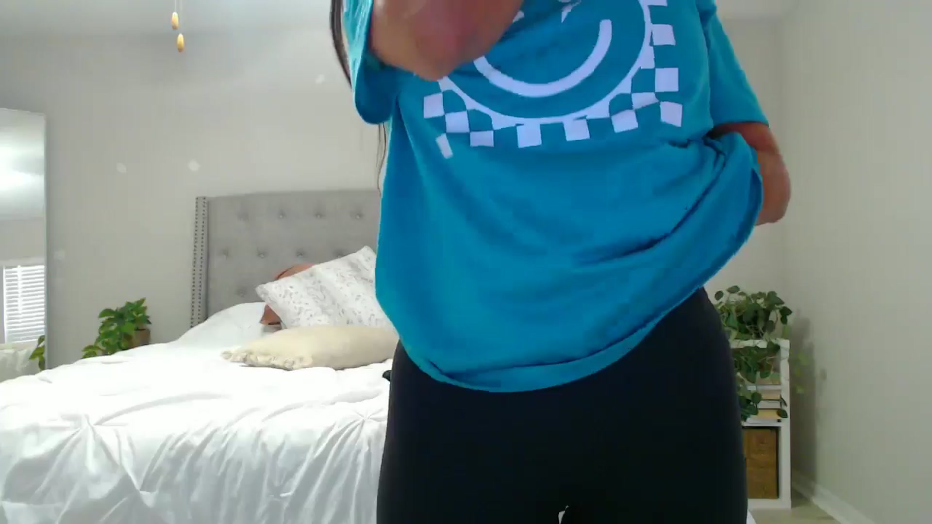 Gallery image thumbnail from SofiDiamond_'s myfreecams stream on, 06/01/2025, 24:07 image 11 of 20