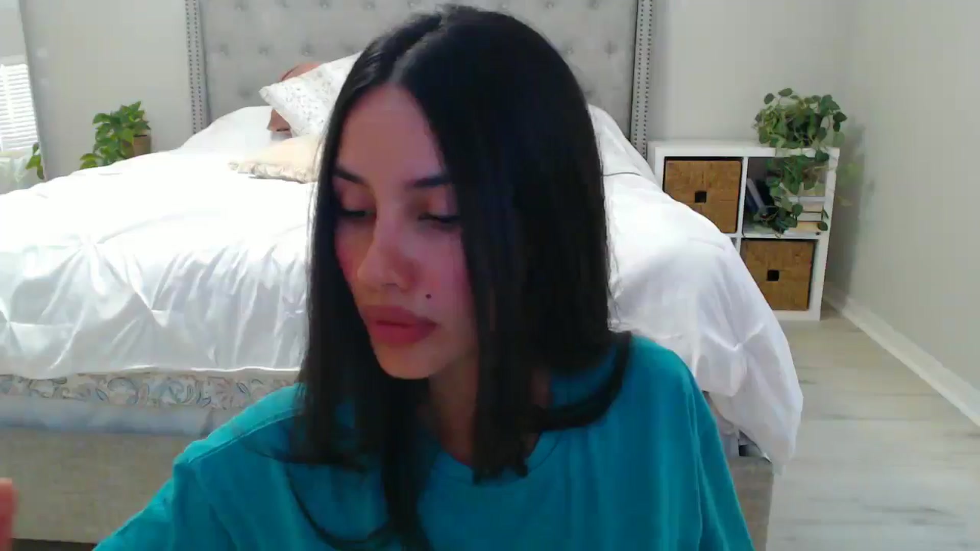 Gallery image thumbnail from SofiDiamond_'s myfreecams stream on, 06/01/2025, 24:07 image 6 of 20
