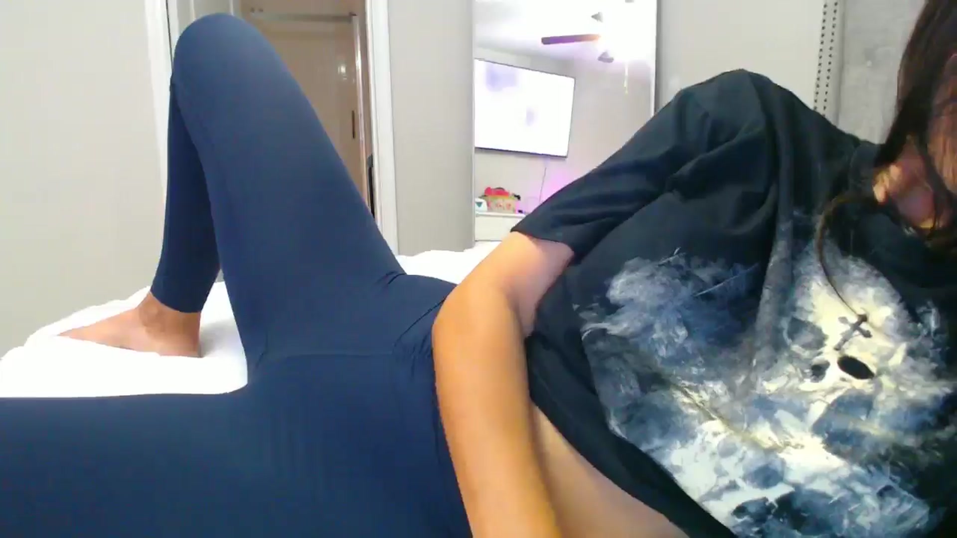 Gallery image thumbnail from SofiDiamond_'s myfreecams stream on, 06/05/2025, 24:25 image 9 of 20