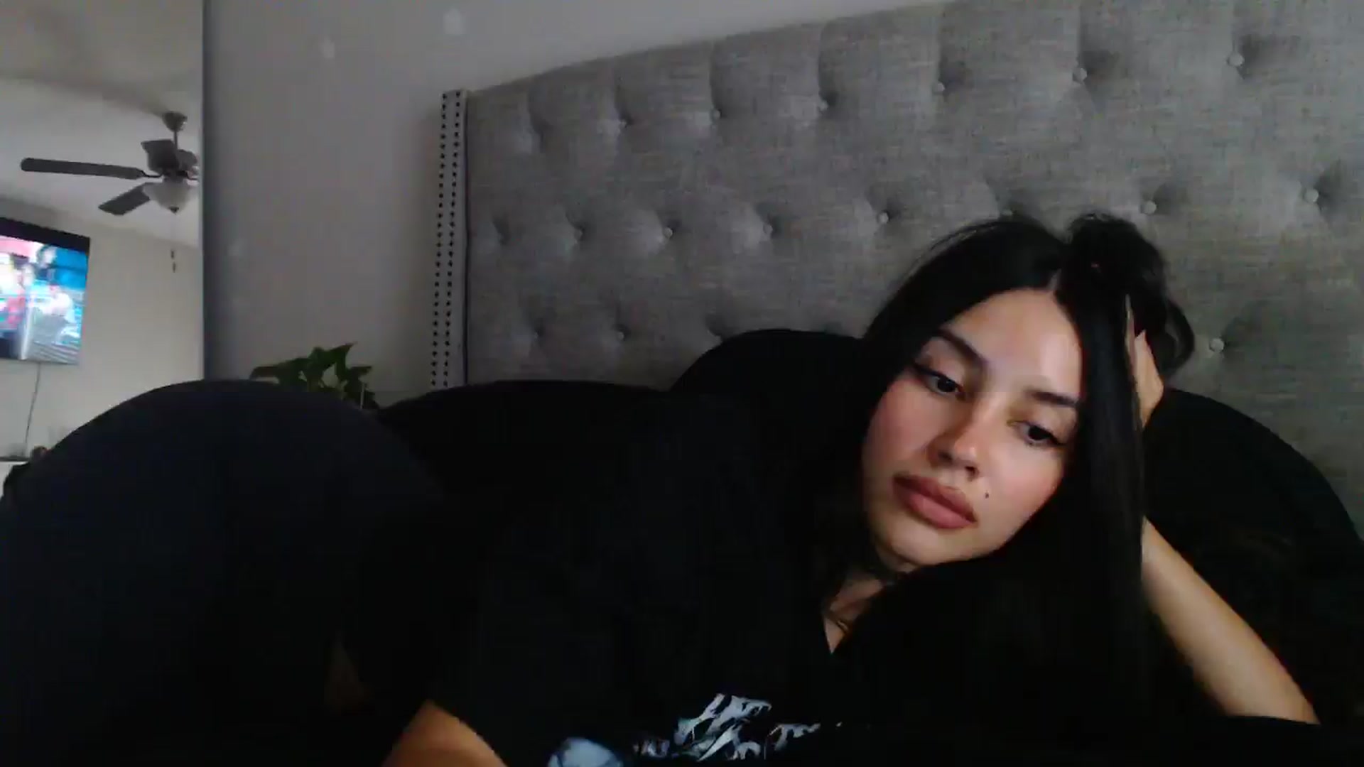 Gallery image thumbnail from SofiDiamond_'s myfreecams stream on, 06/07/2025, 18:33 image 18 of 20