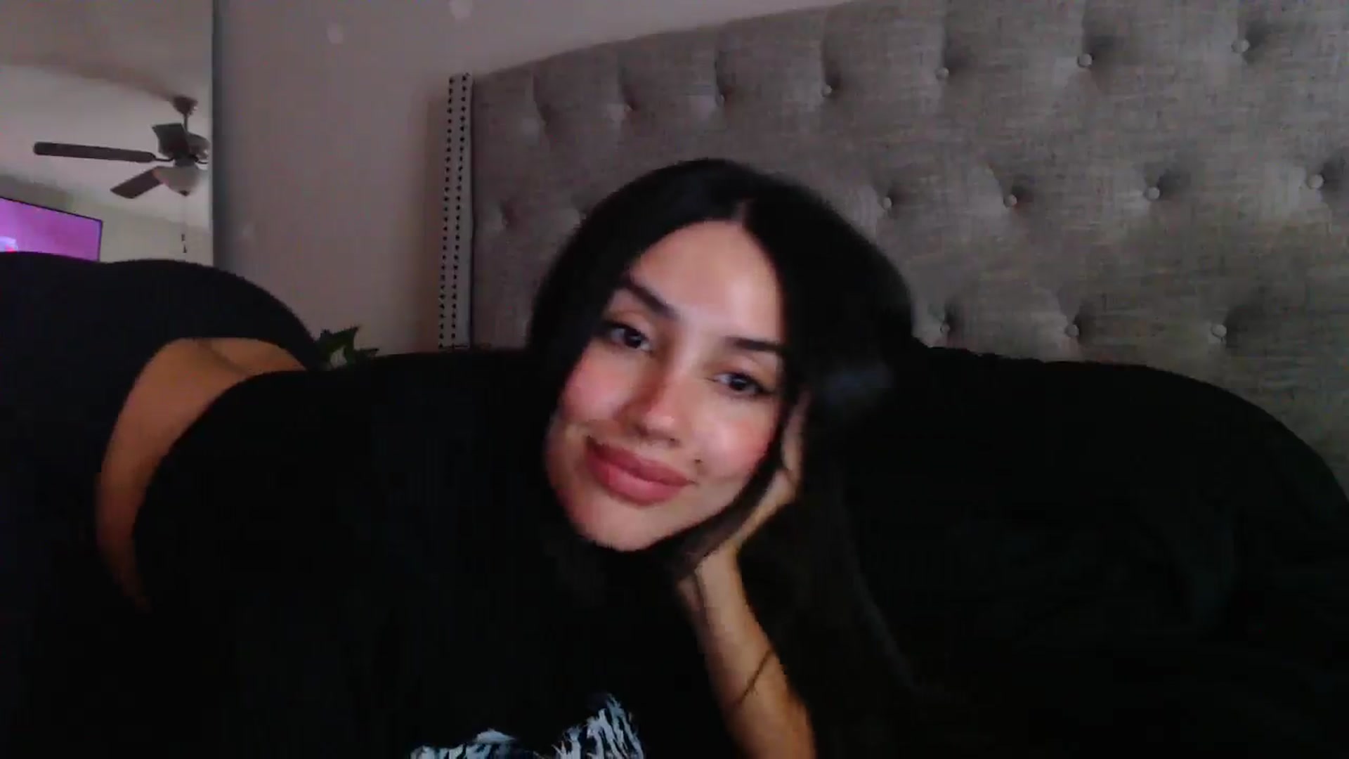 Gallery image thumbnail from SofiDiamond_'s myfreecams stream on, 06/07/2025, 18:33 image 13 of 20