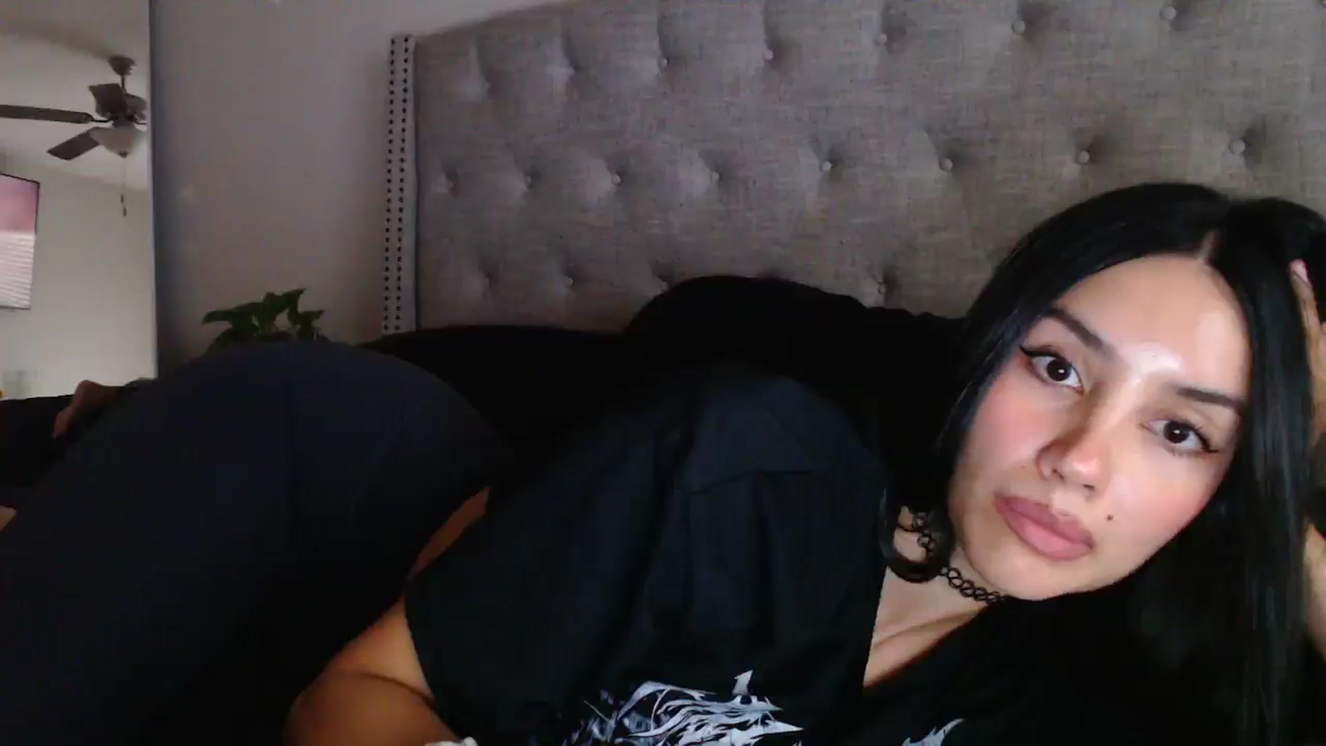 Gallery image thumbnail from SofiDiamond_'s myfreecams stream on, 06/07/2025, 18:33 image 4 of 20