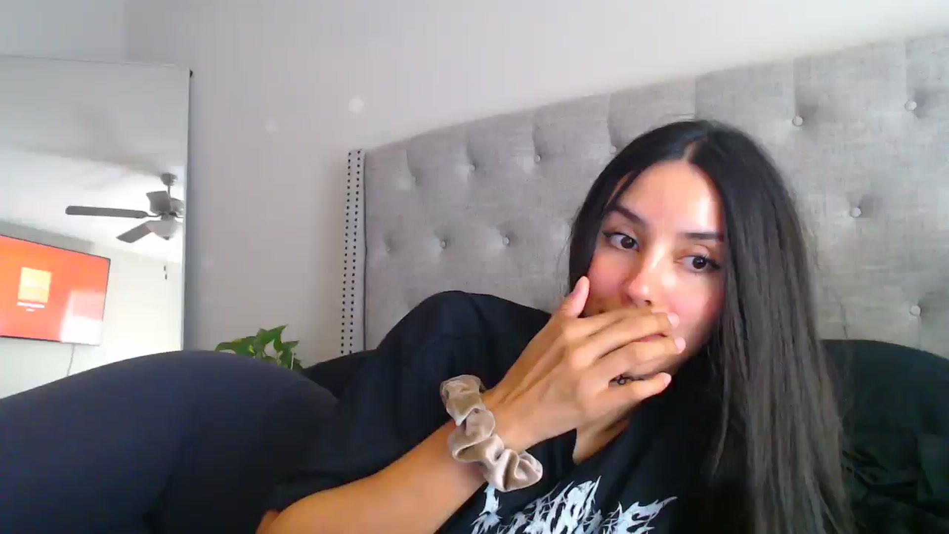 Gallery image thumbnail from SofiDiamond_'s myfreecams stream on, 06/07/2025, 20:22 image 1 of 20