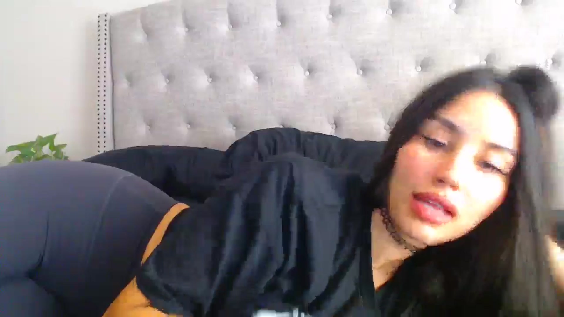 Gallery image thumbnail from SofiDiamond_'s myfreecams stream on, 06/07/2025, 20:22 image 18 of 20