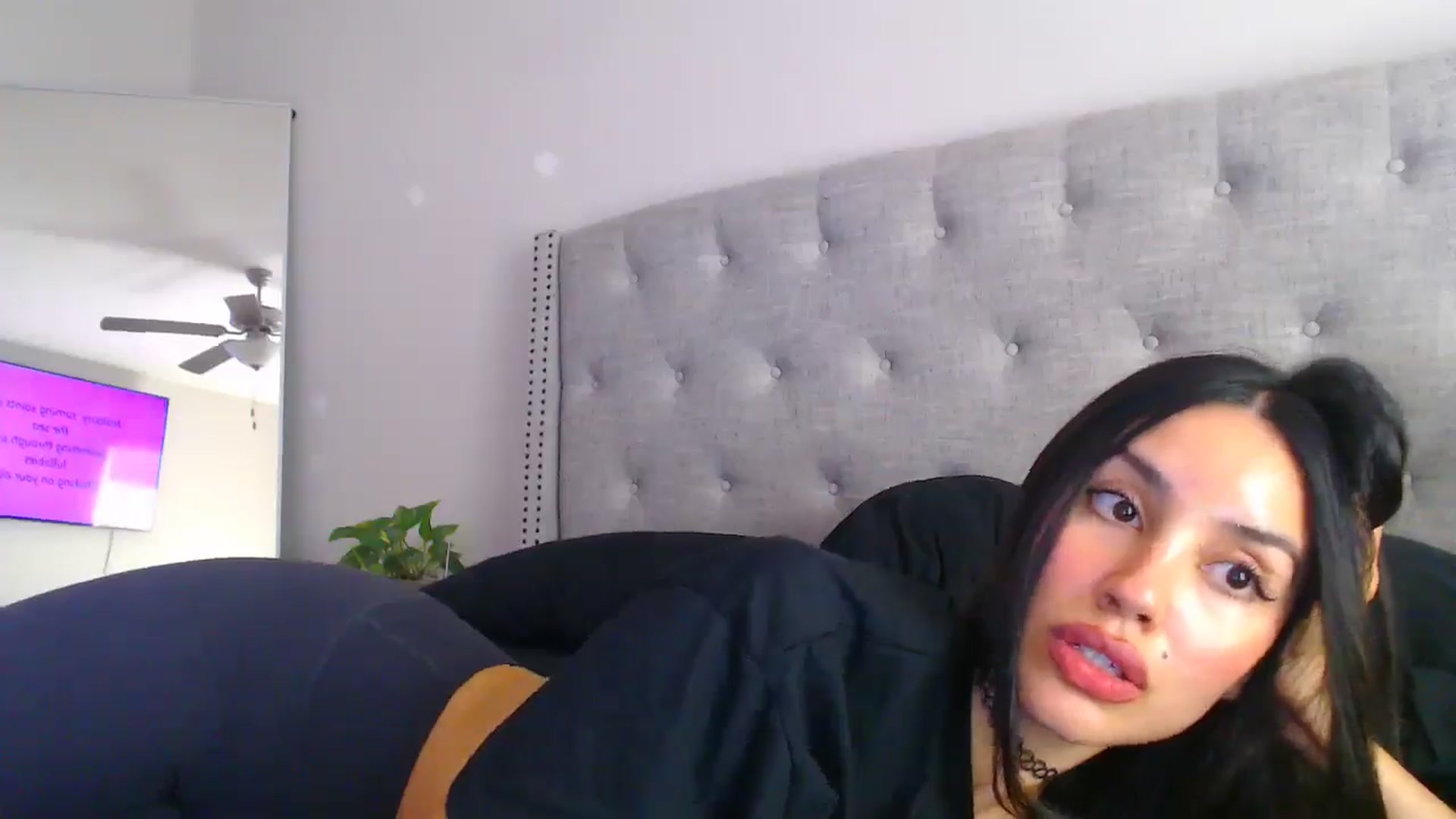 Gallery image thumbnail from SofiDiamond_'s myfreecams stream on, 06/07/2025, 20:22 image 6 of 20