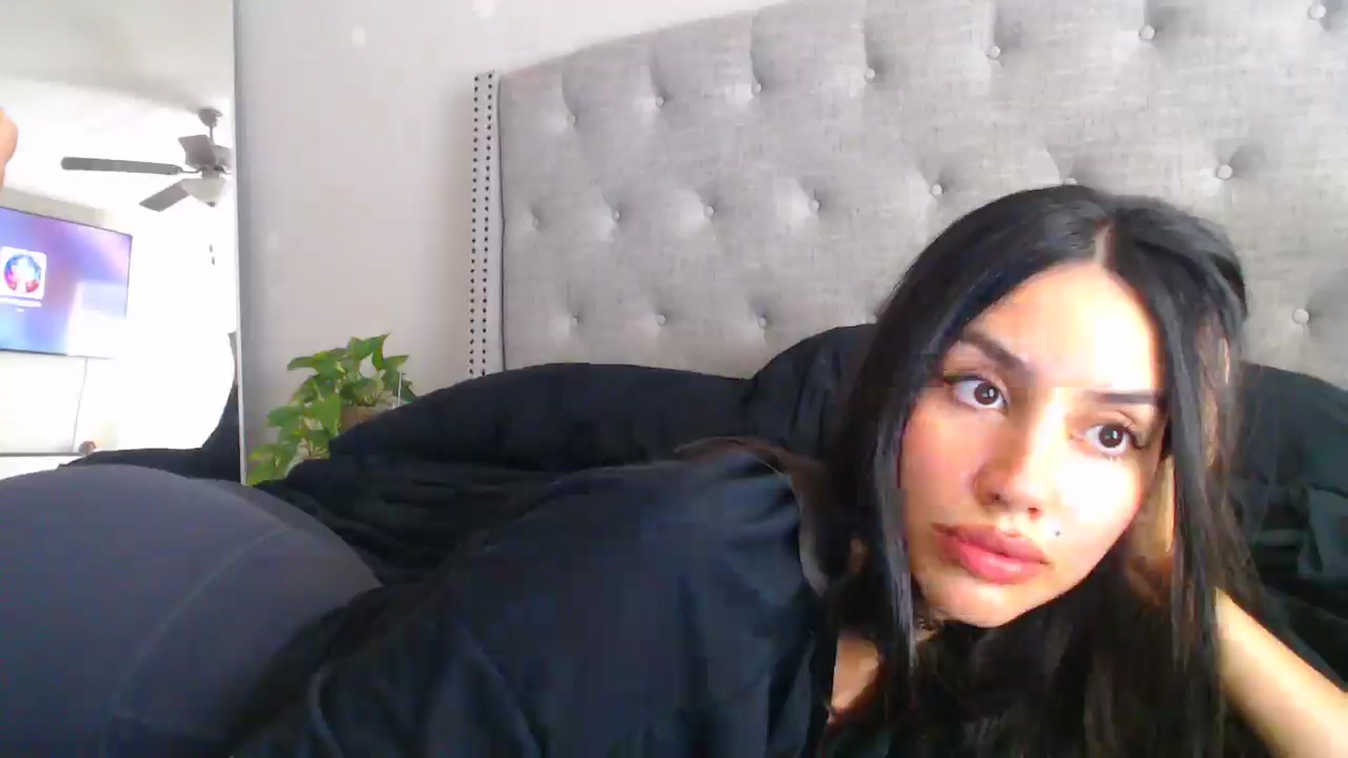 Gallery image thumbnail from SofiDiamond_'s myfreecams stream on, 06/07/2025, 20:22 image 12 of 20