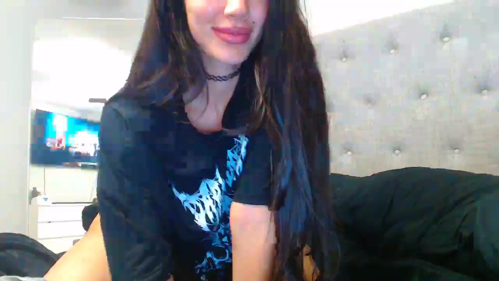 Gallery image thumbnail from SofiDiamond_'s myfreecams stream on, 06/08/2025, 24:24 image 13 of 20
