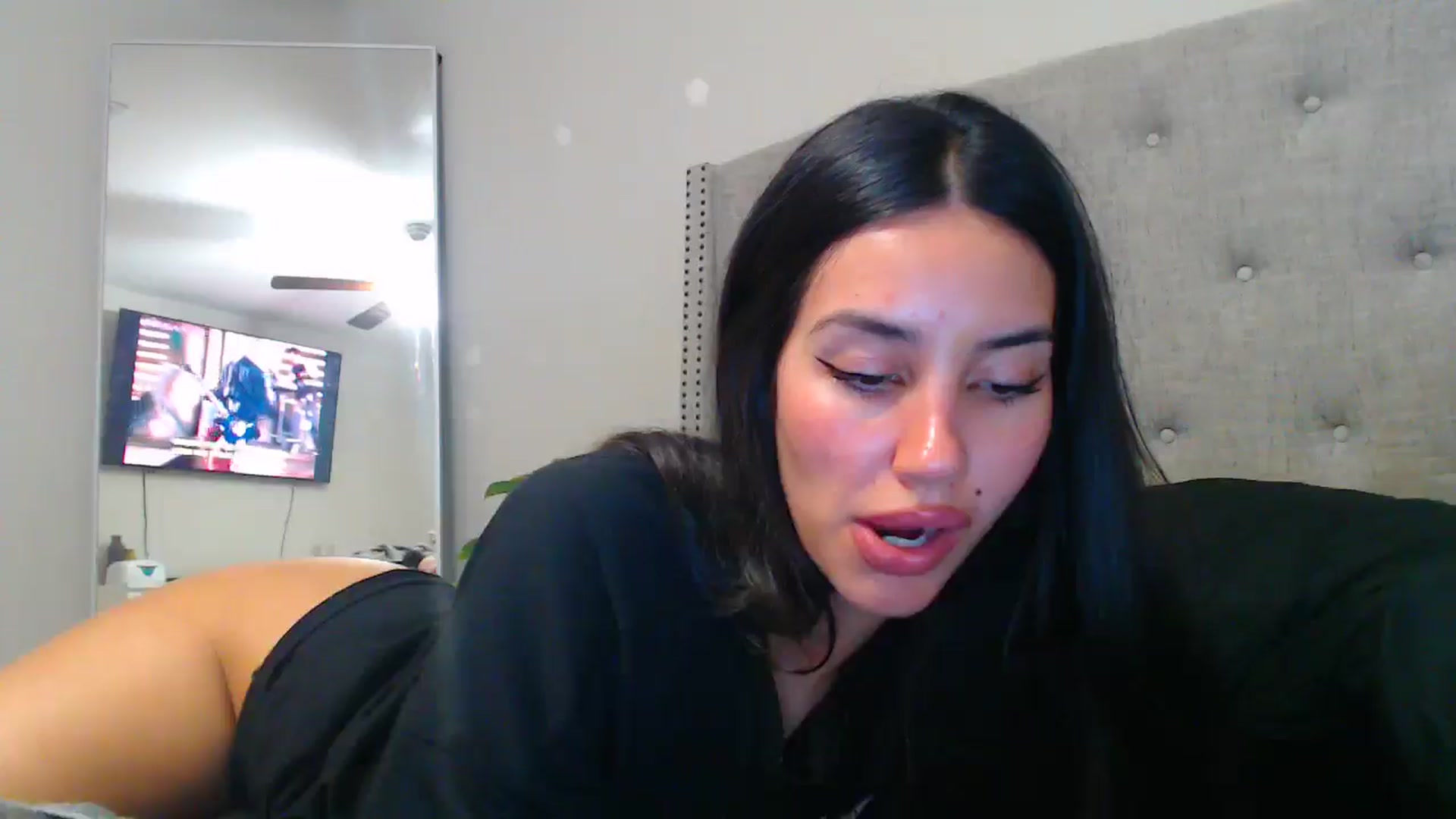 Gallery image thumbnail from SofiDiamond_'s myfreecams stream on, 06/08/2025, 24:24 image 3 of 20