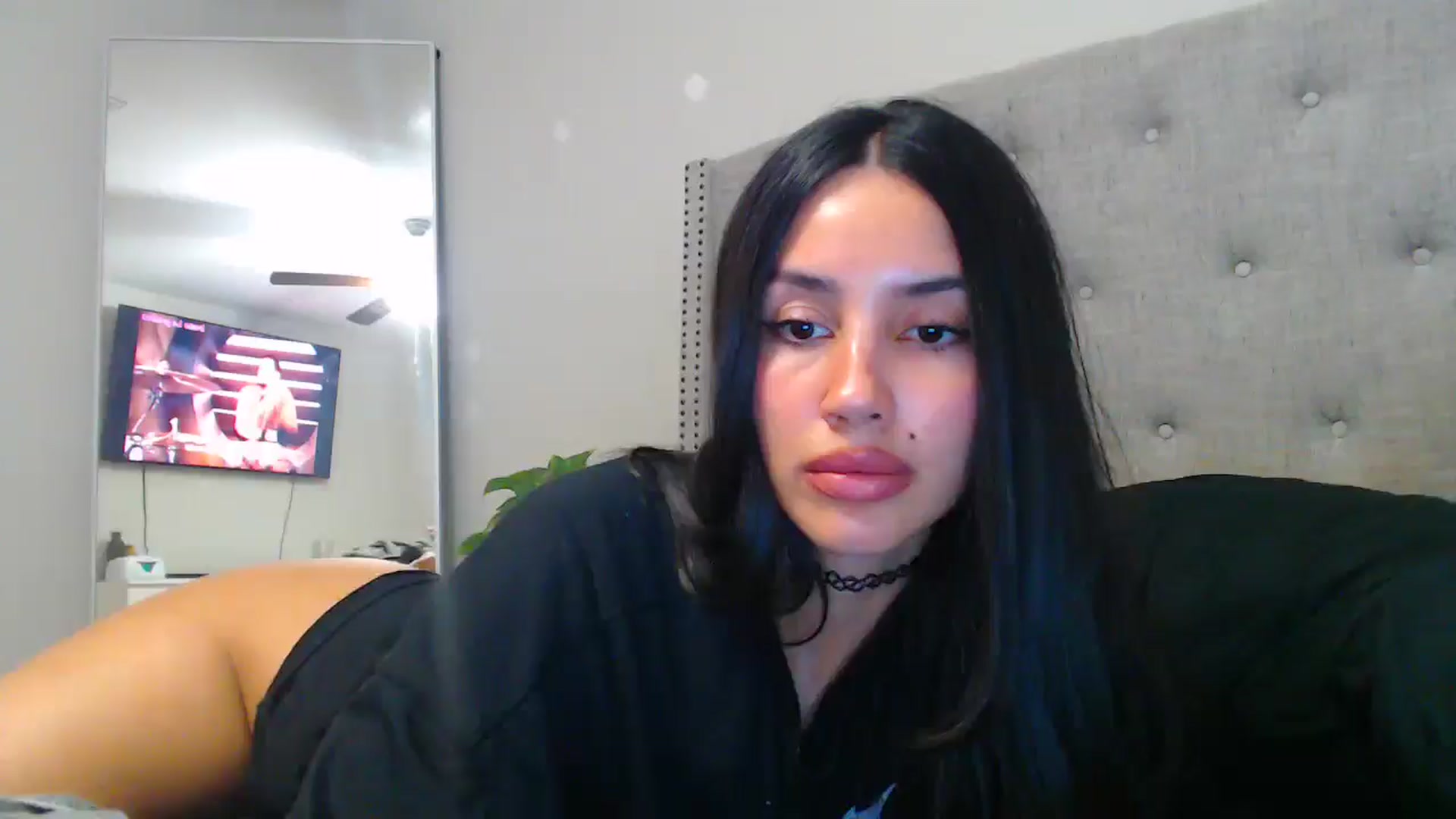 Gallery image thumbnail from SofiDiamond_'s myfreecams stream on, 06/08/2025, 24:24 image 1 of 20