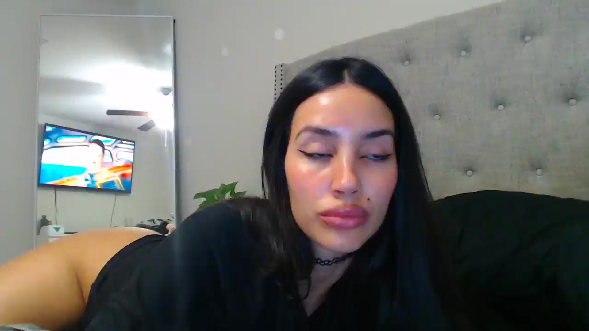 Gallery image thumbnail from SofiDiamond_'s myfreecams stream on, 06/08/2025, 24:24 image 7 of 20