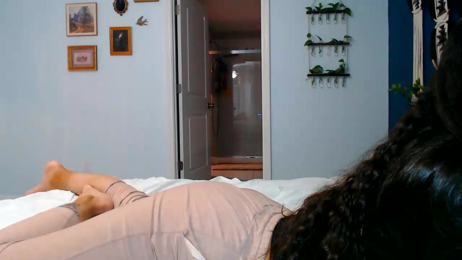Gallery image thumbnail from SofiDiamond_'s myfreecams stream on, 07/01/2026, 19:32 image 16 of 20