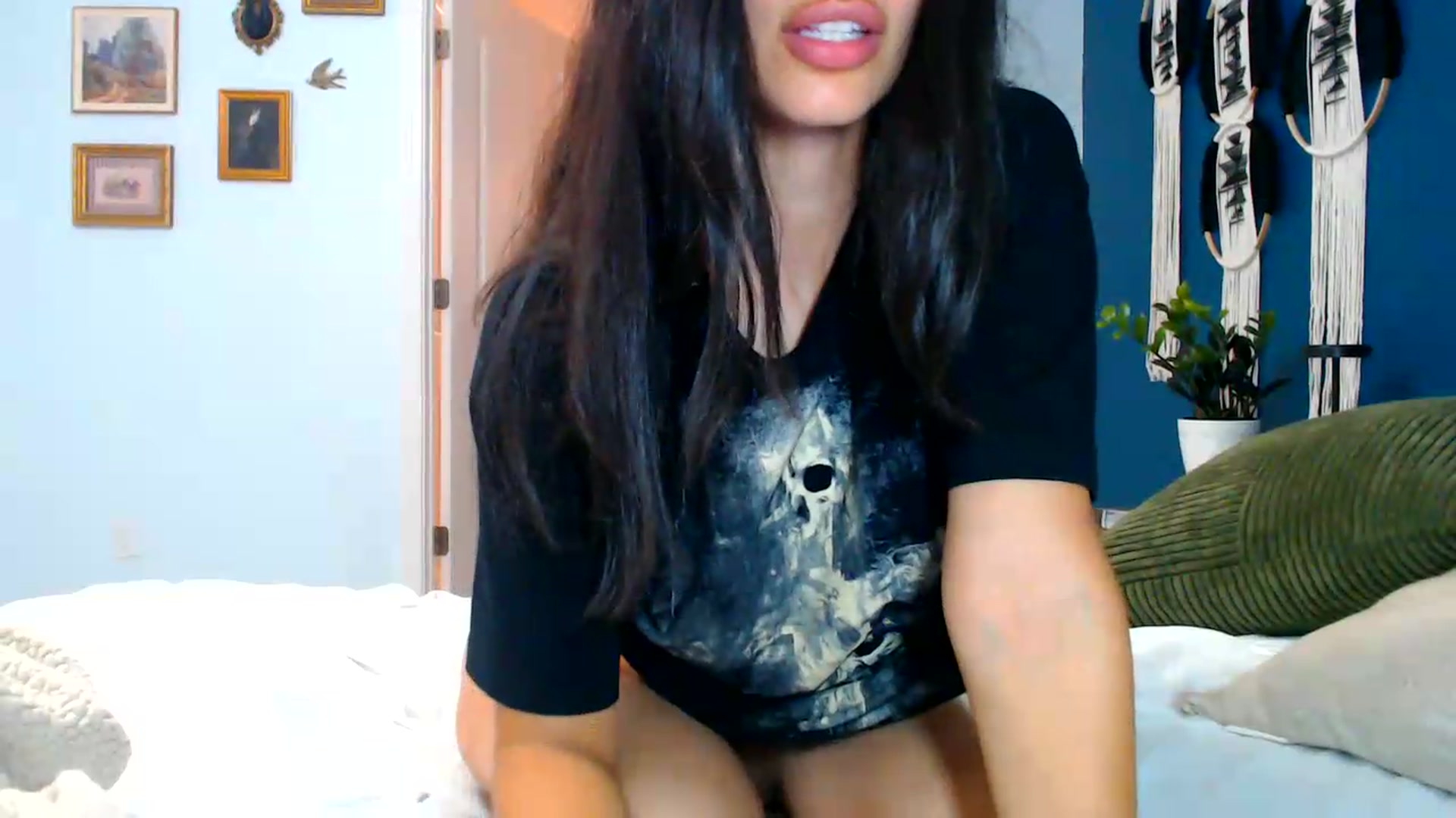 Gallery image thumbnail from SofiDiamond_'s myfreecams stream on, 07/07/2026, 24:05 image 19 of 20