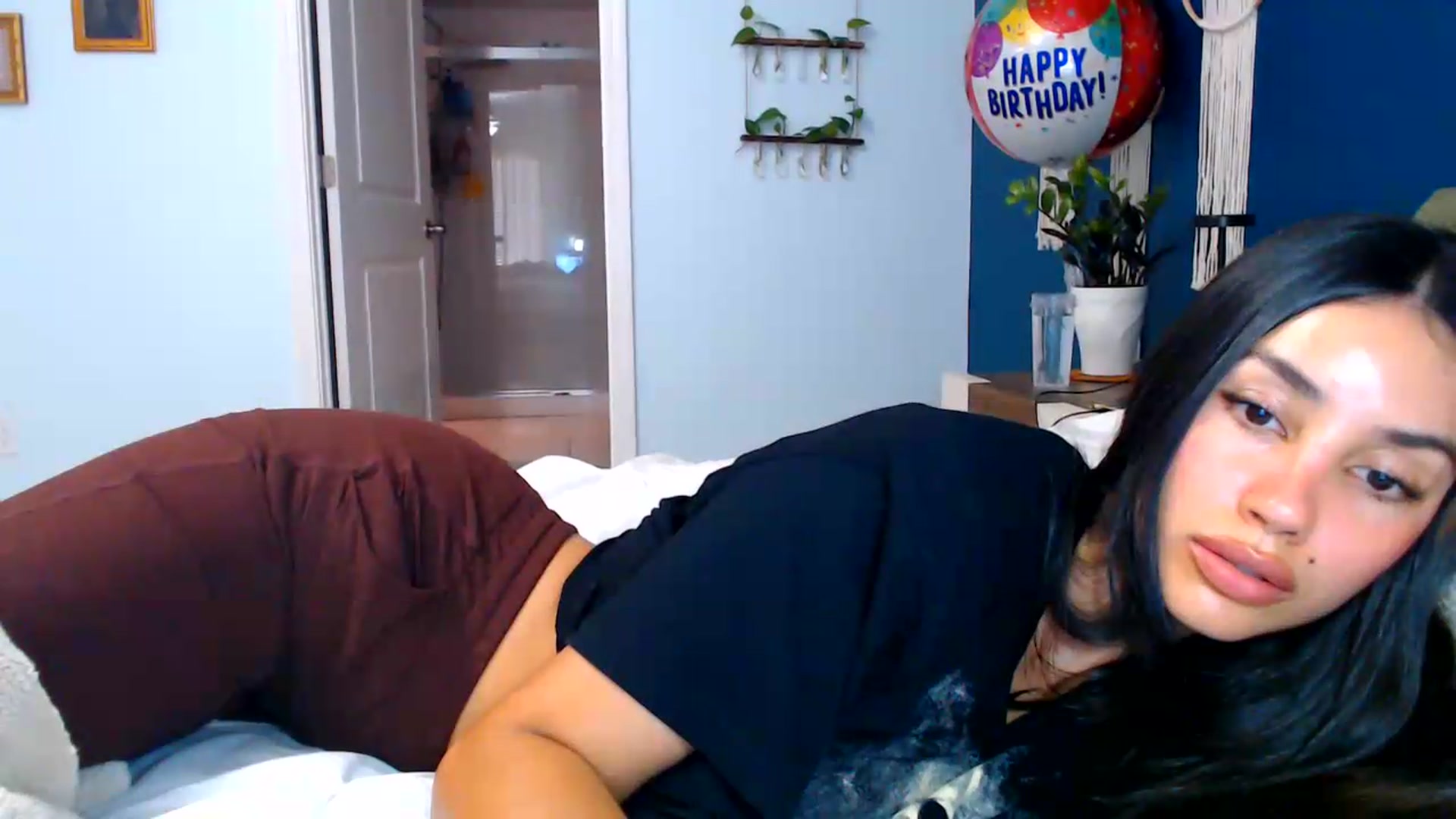Gallery image thumbnail from SofiDiamond_'s myfreecams stream on, 07/20/2026, 18:37 image 19 of 20