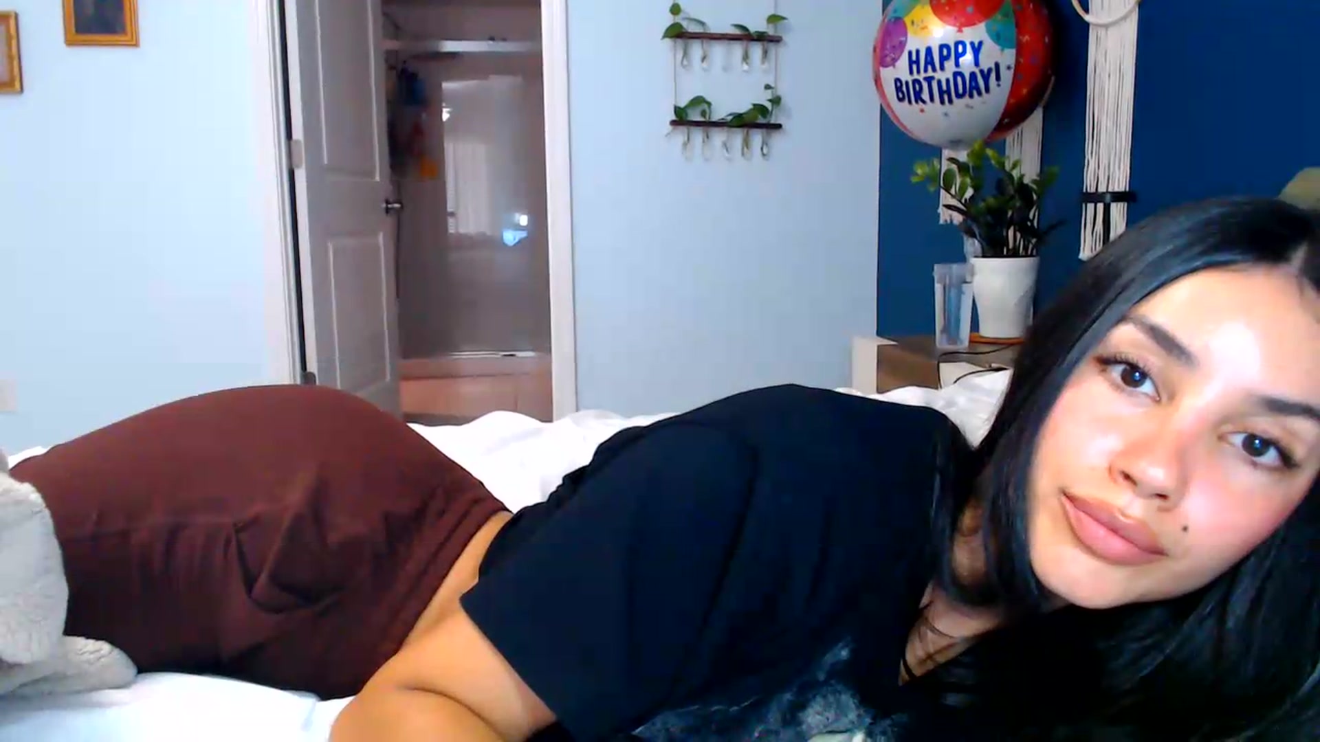 Gallery image thumbnail from SofiDiamond_'s myfreecams stream on, 07/20/2026, 18:37 image 15 of 20