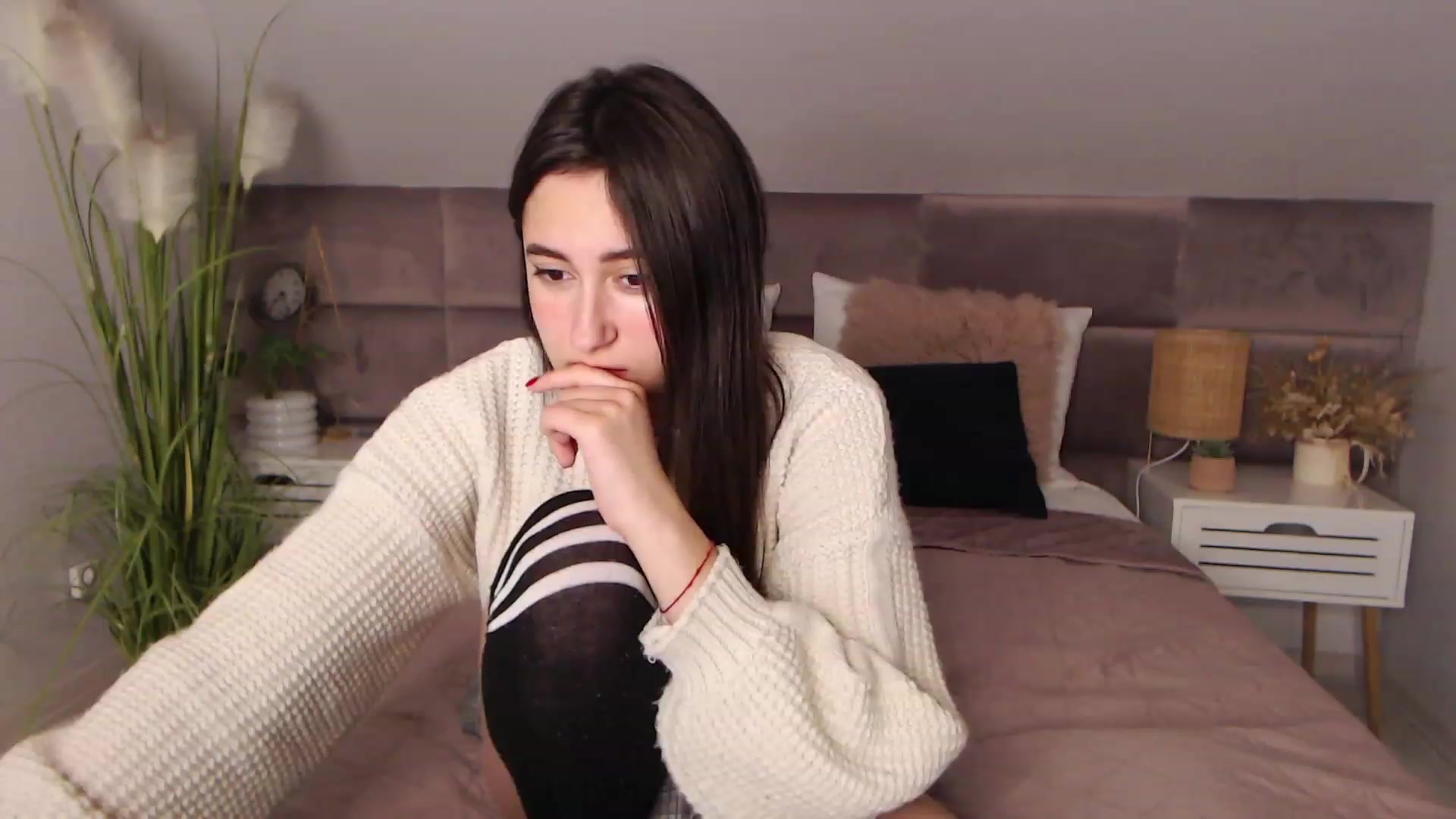 Gallery image thumbnail from SofiGrace's myfreecams stream on, 11/23/2022, 23:01 image 15 of 20
